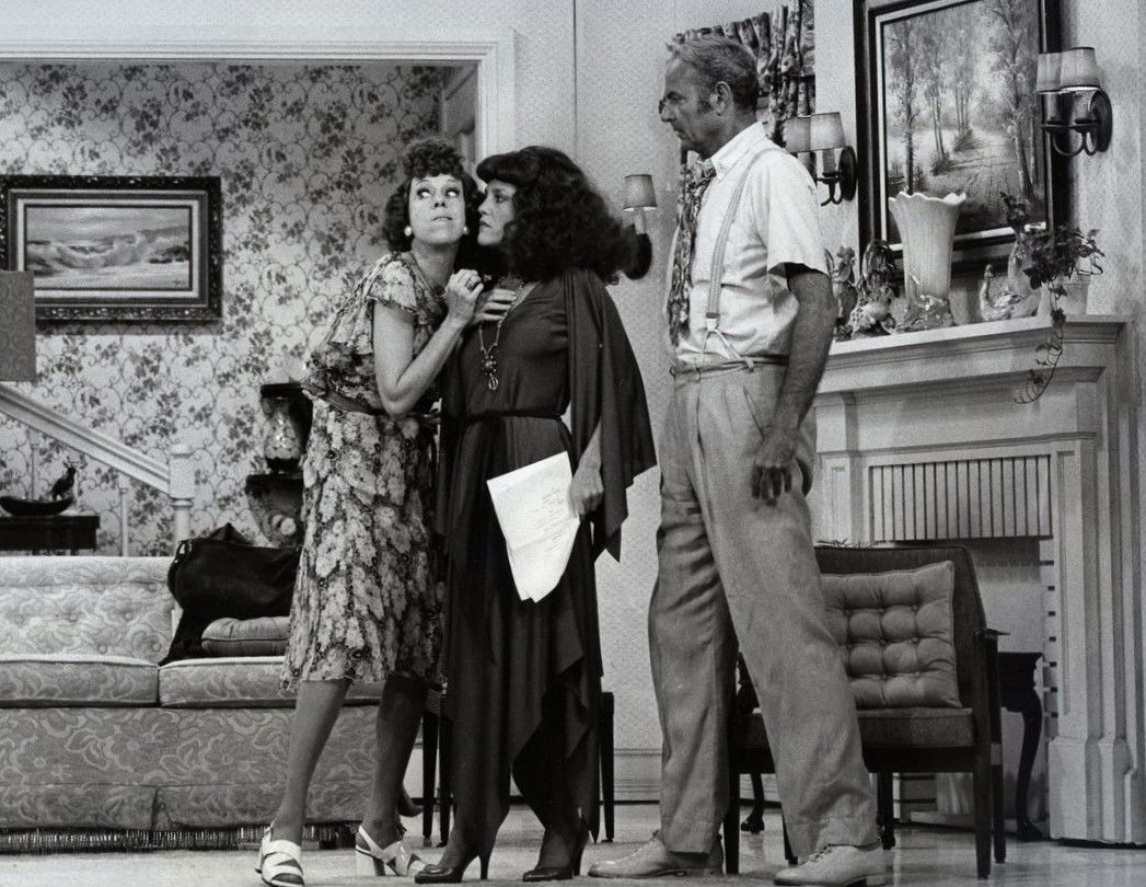 Photo of Carol Burnett as Eunice Higgins, Madeline Kahn as a dr…