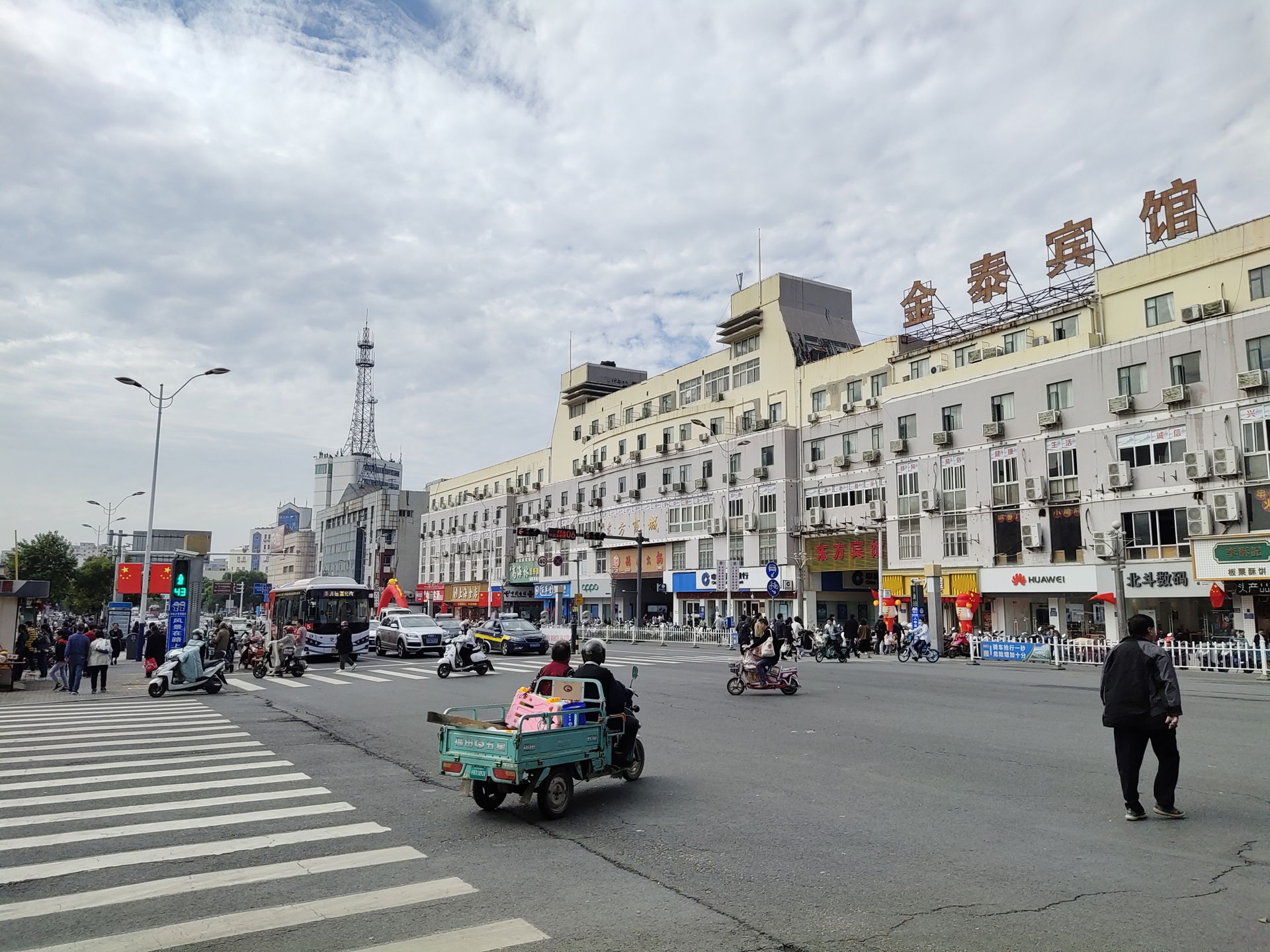 东阳路与金源北路路口