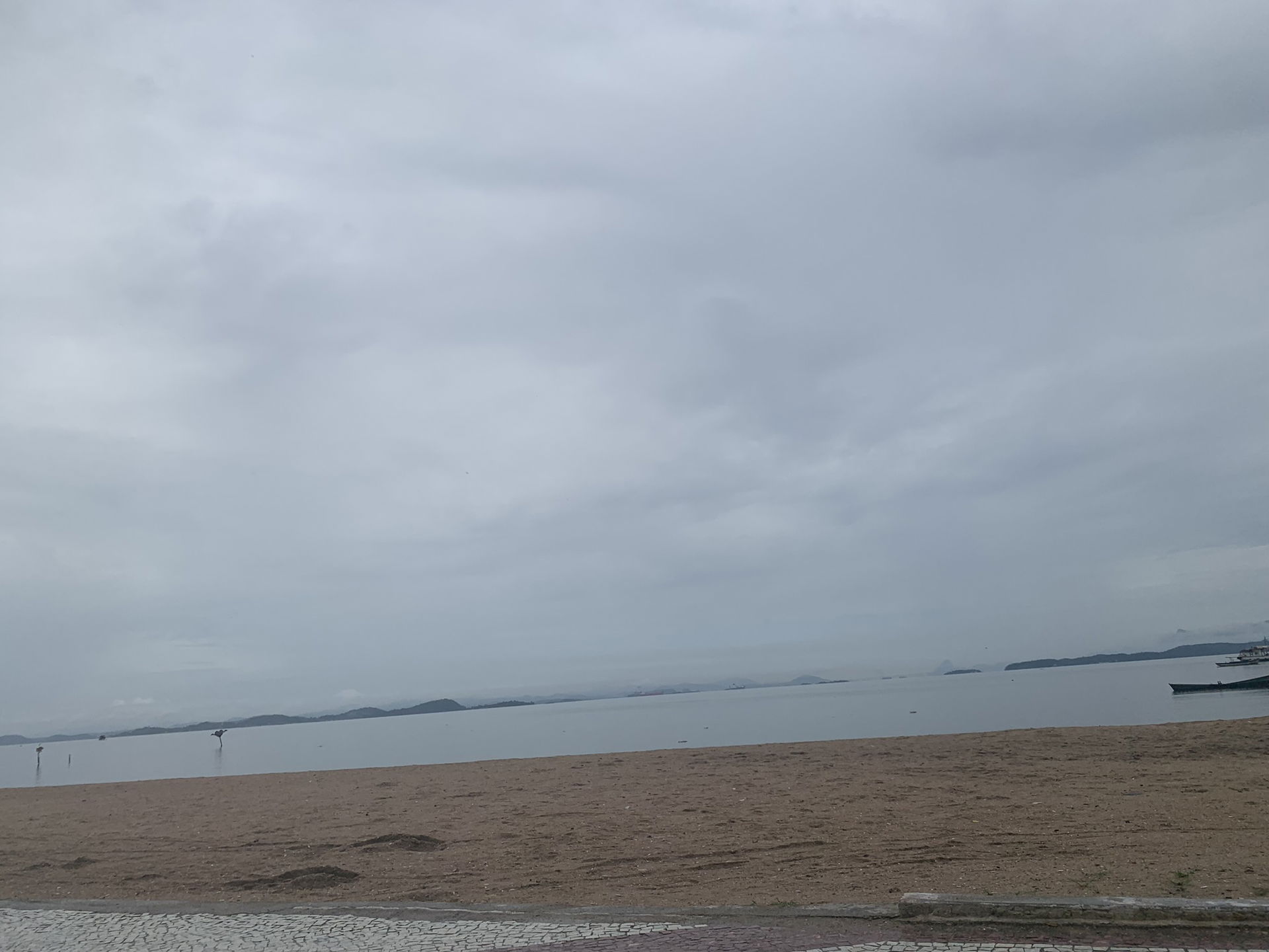 Praia de Mauá, no município de Magé, na baixada fluminense, RJ