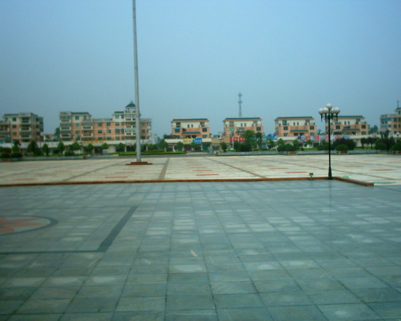 叶集街景街心广场