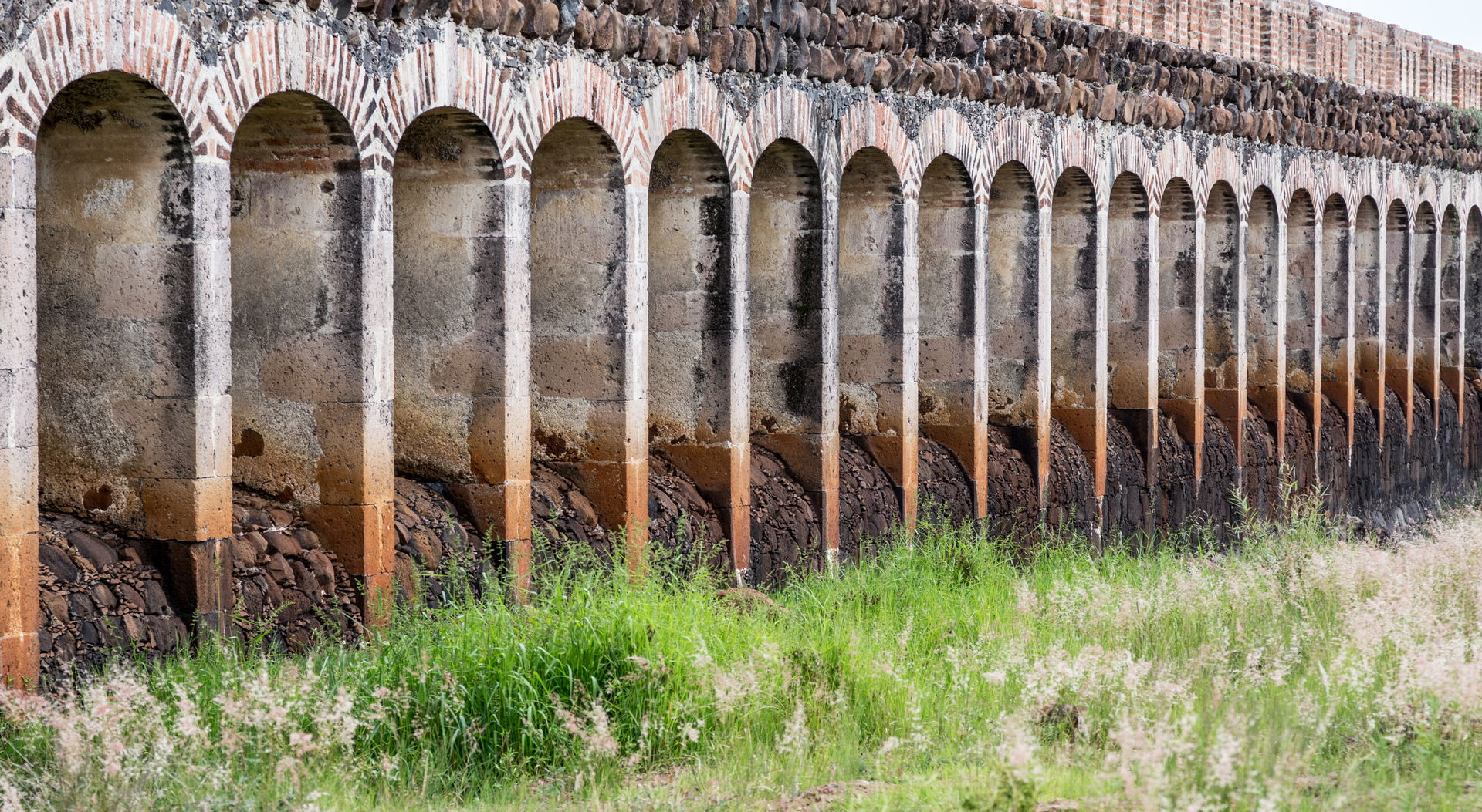Dam at Jalpa de Canovas. Luis Long, a british arquitect who li…