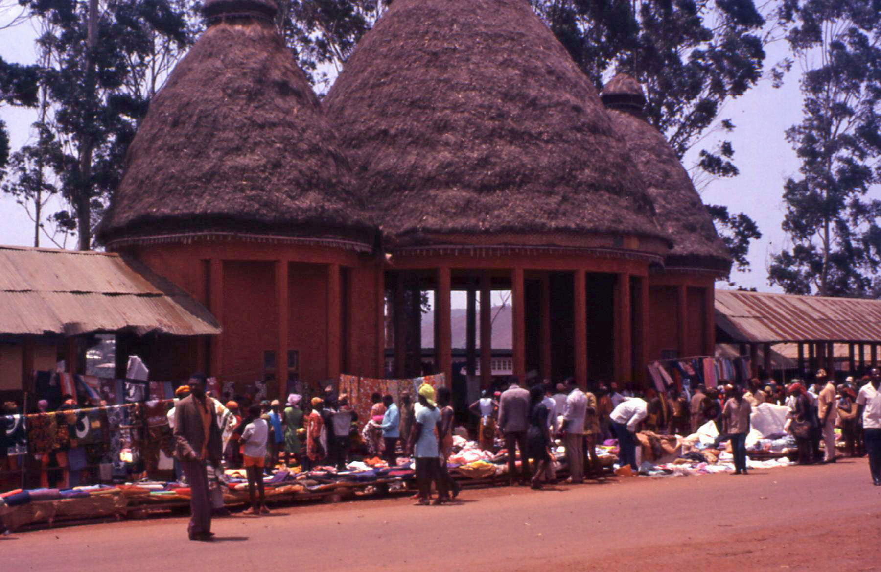 Marché à Dschang (Cameroun), en mars 1973