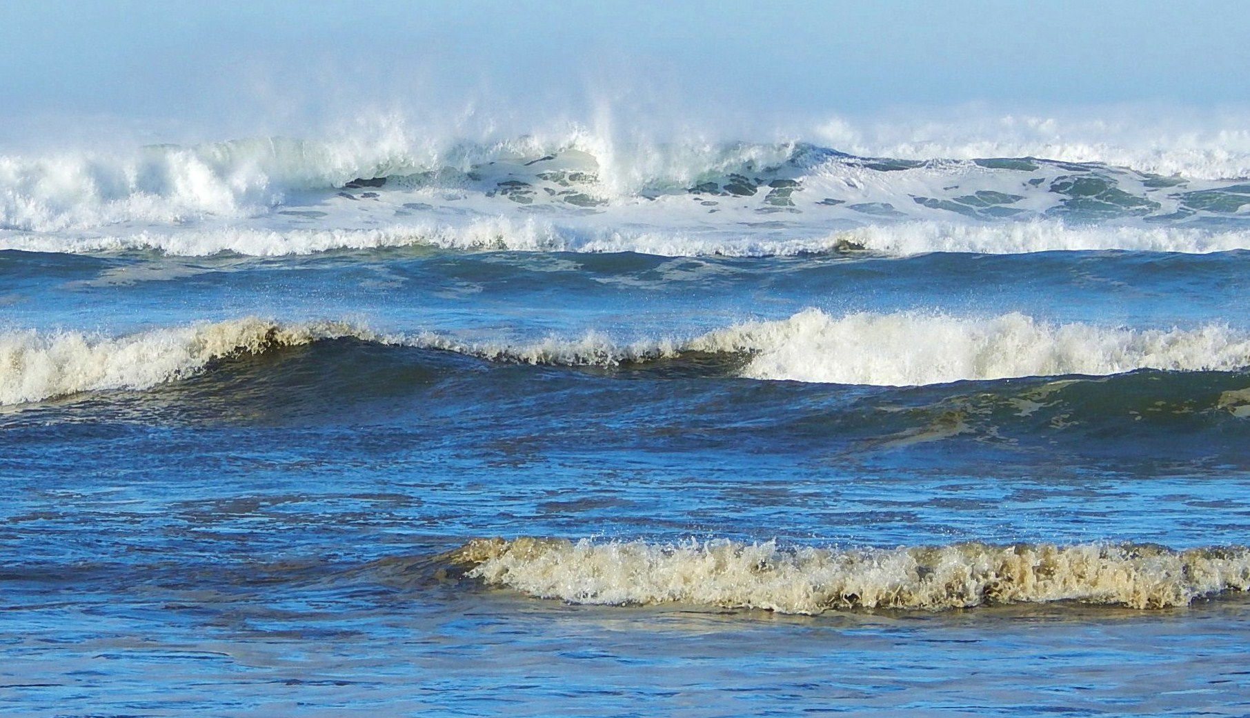 Waves at Ocean Shores WA February 2016