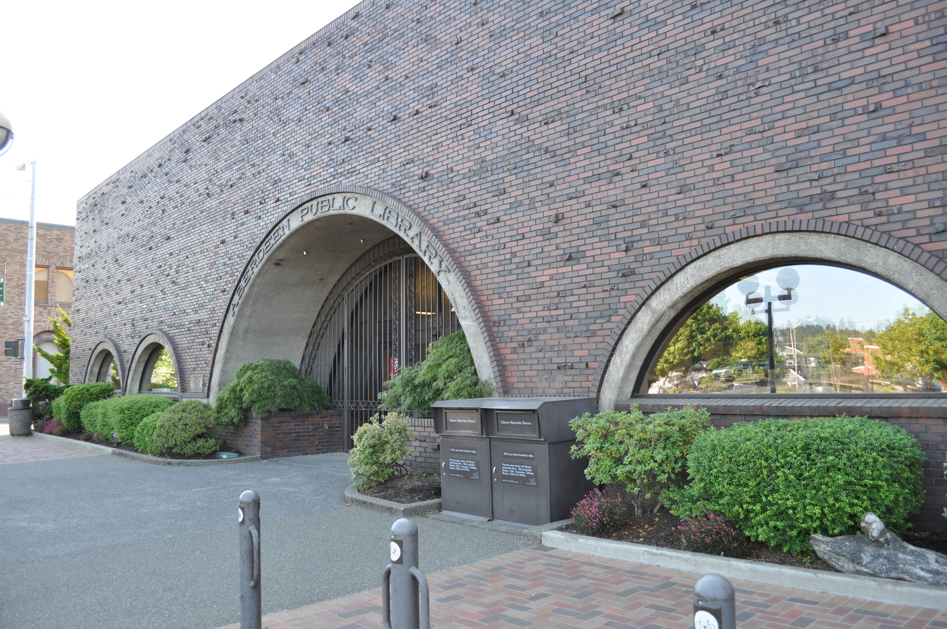 Public library, Aberdeen, Washington, USA.