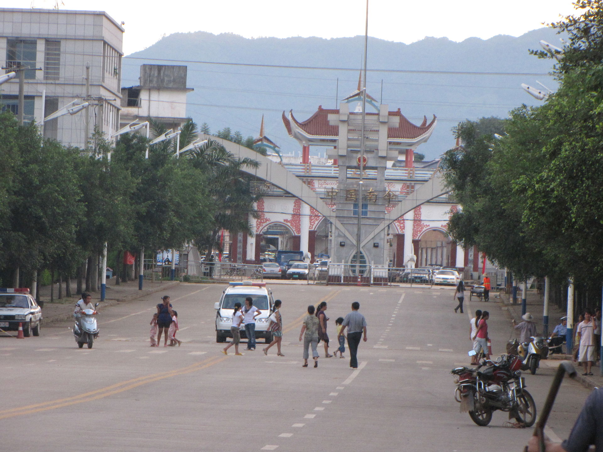Nansan, Yunnan at the border gate. Many refugee from Myanmar h…
