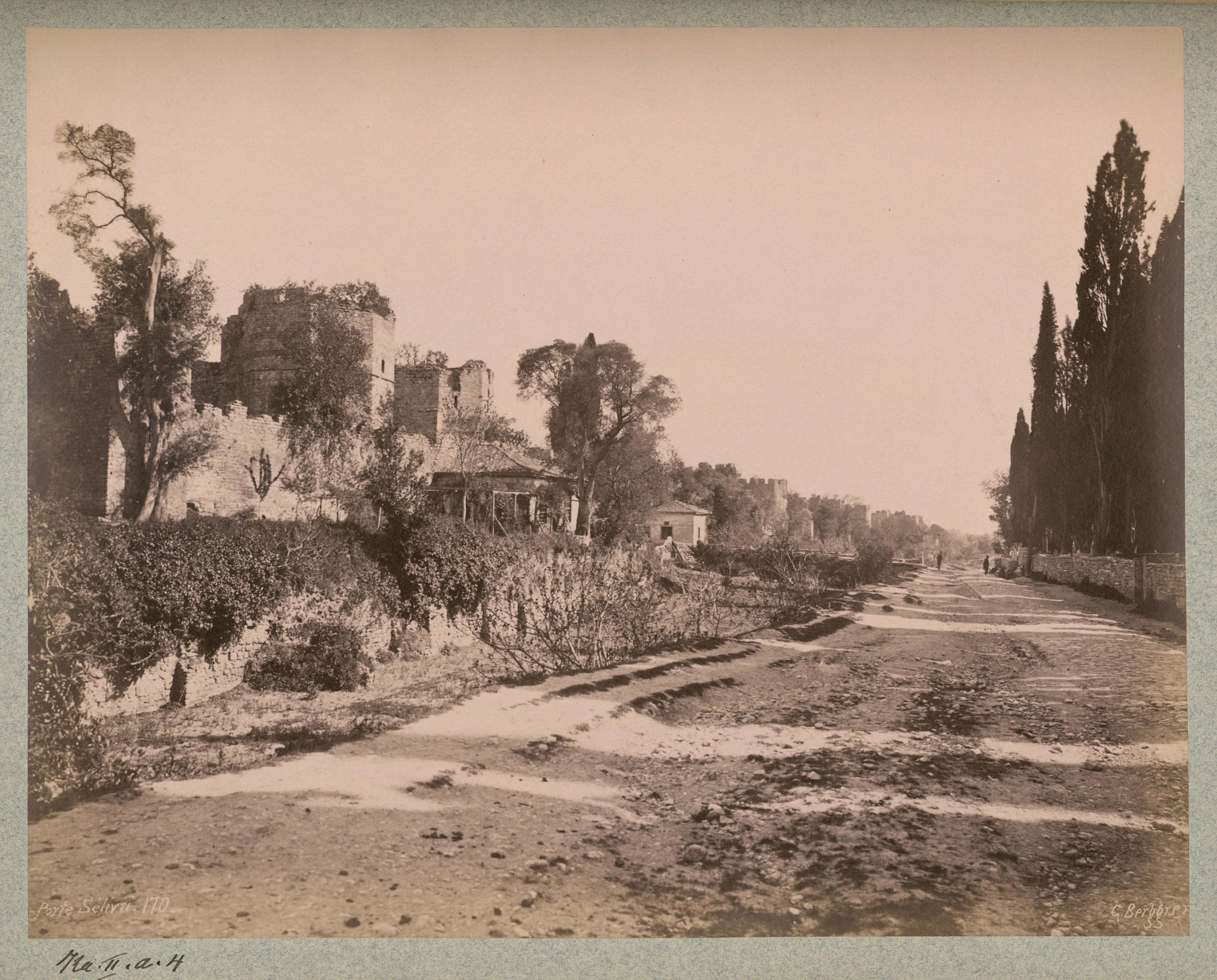 Constantinople. Porte Silivri ;
