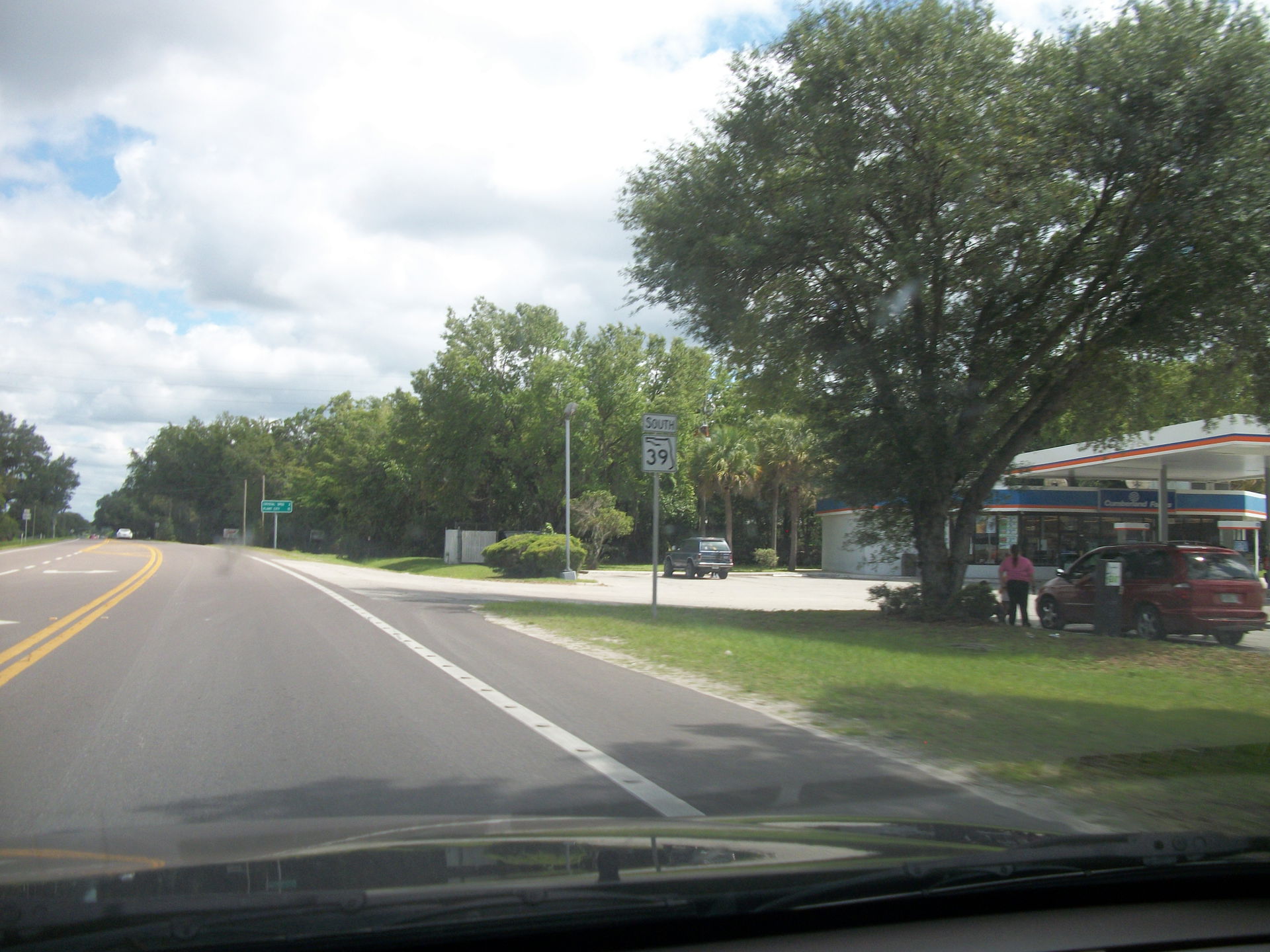 Southbound Florida State Road 39 just south of US 301 in Zephyr…