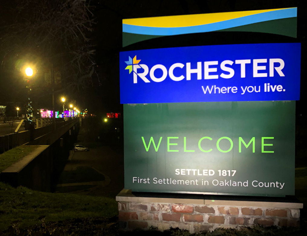 Rochester, Michigan's welcome sign seen driving northbound on R…