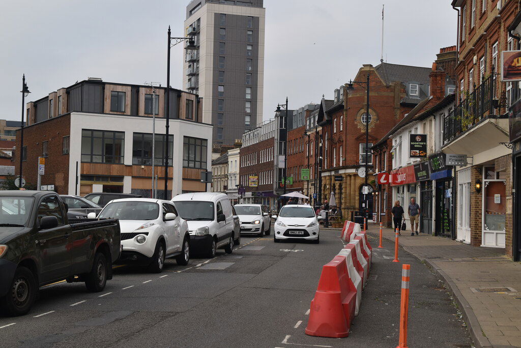 Queen St