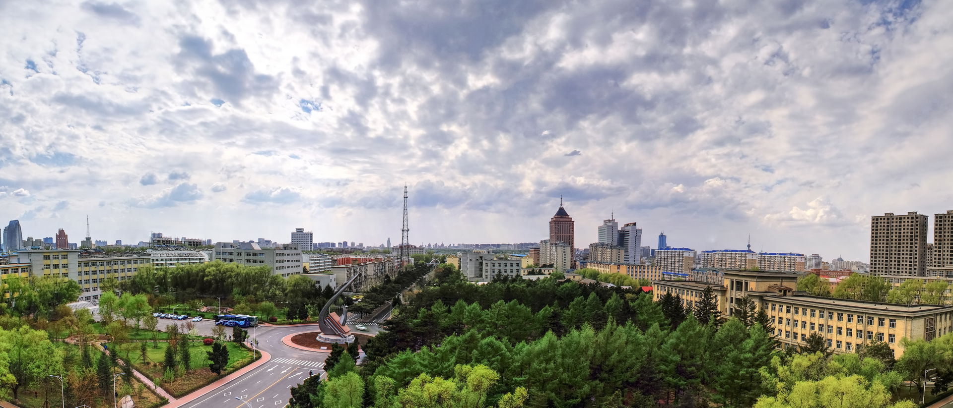 A panorama of the school campus, which is taken from the Yifu B…