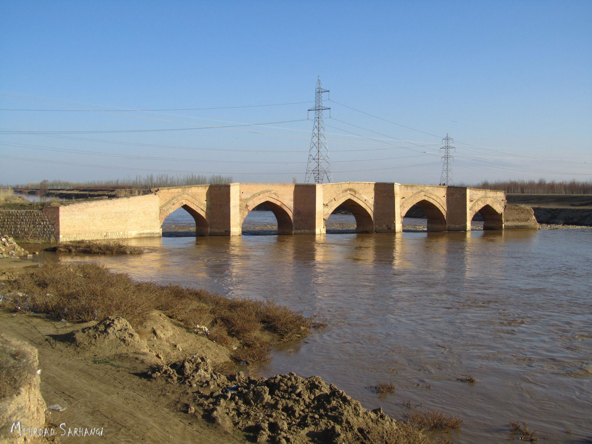 پل تاریخی میاندواب

Miandoab historic bridge