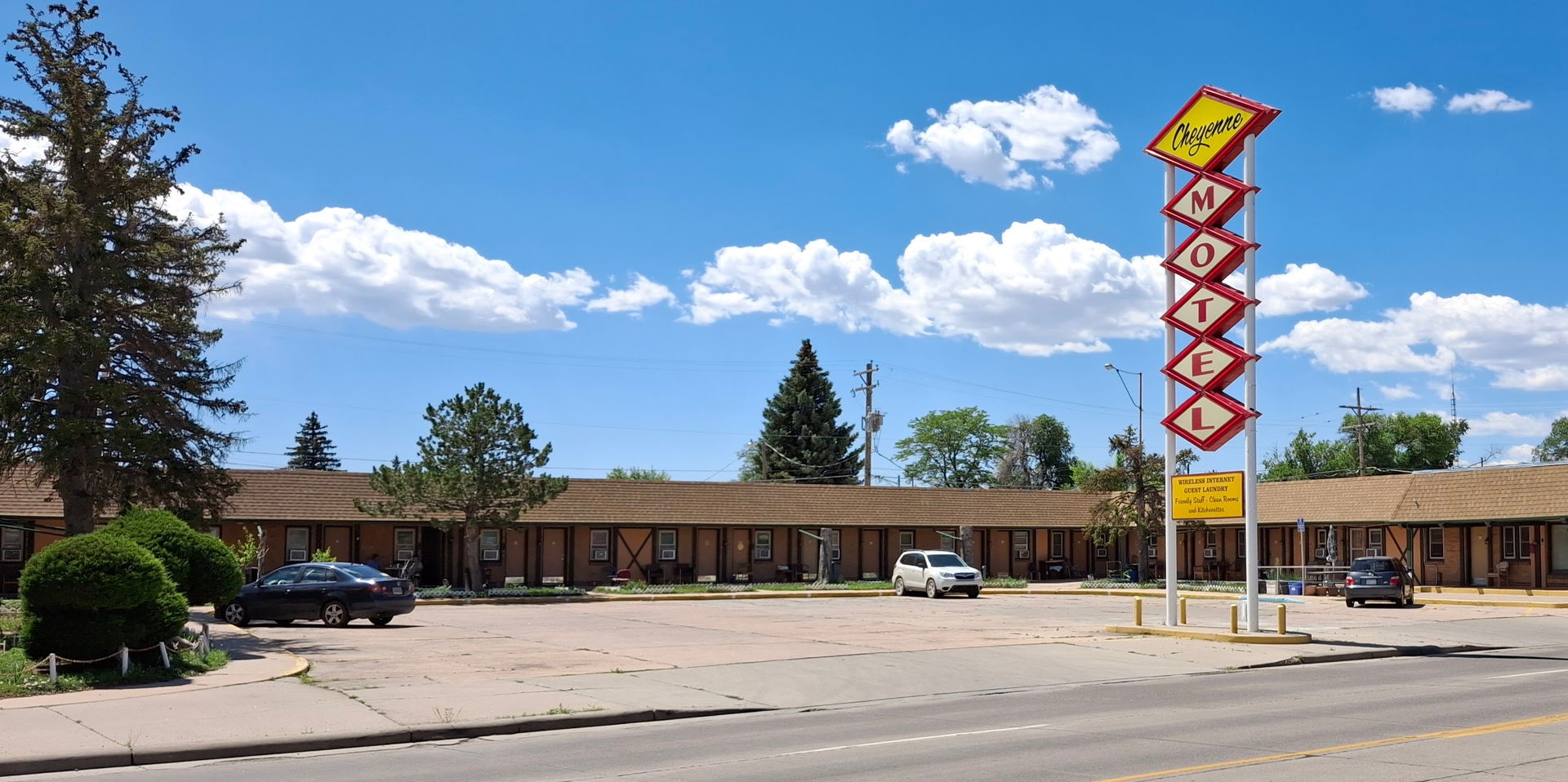 Cheyenne Motel, 1601 E Lincolnway, Cheyenne, WY