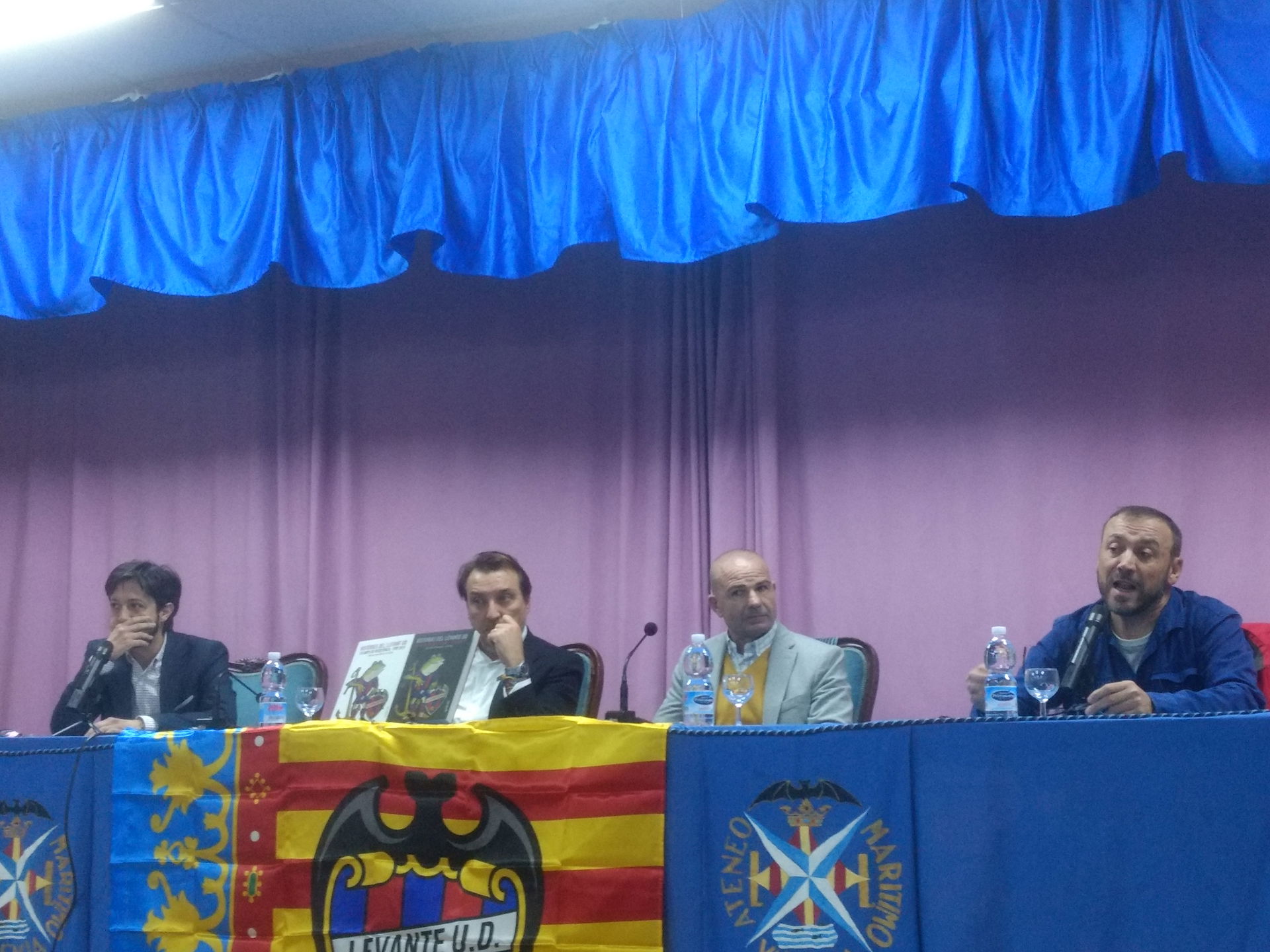 Presentació del llibre 'Històries del Llevant UD' a l'Ateneu Ma…