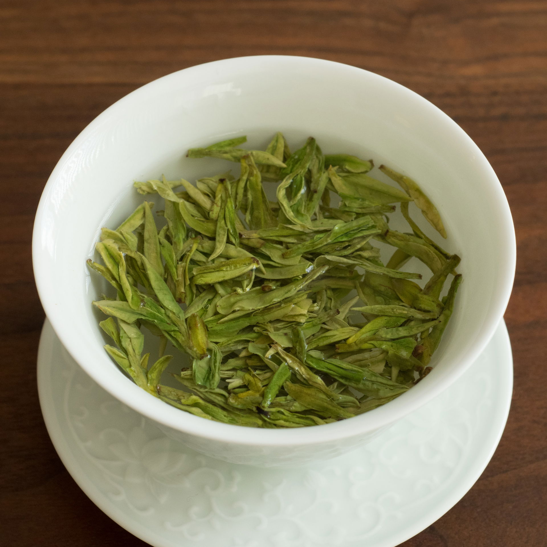 Pre-Qingming 2017 Longjing green tea, being steeped in a pale g…