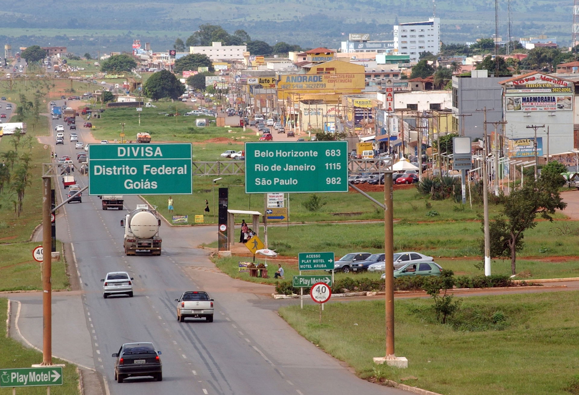 Divisa Distrito Federal-Goiás (Brasil).