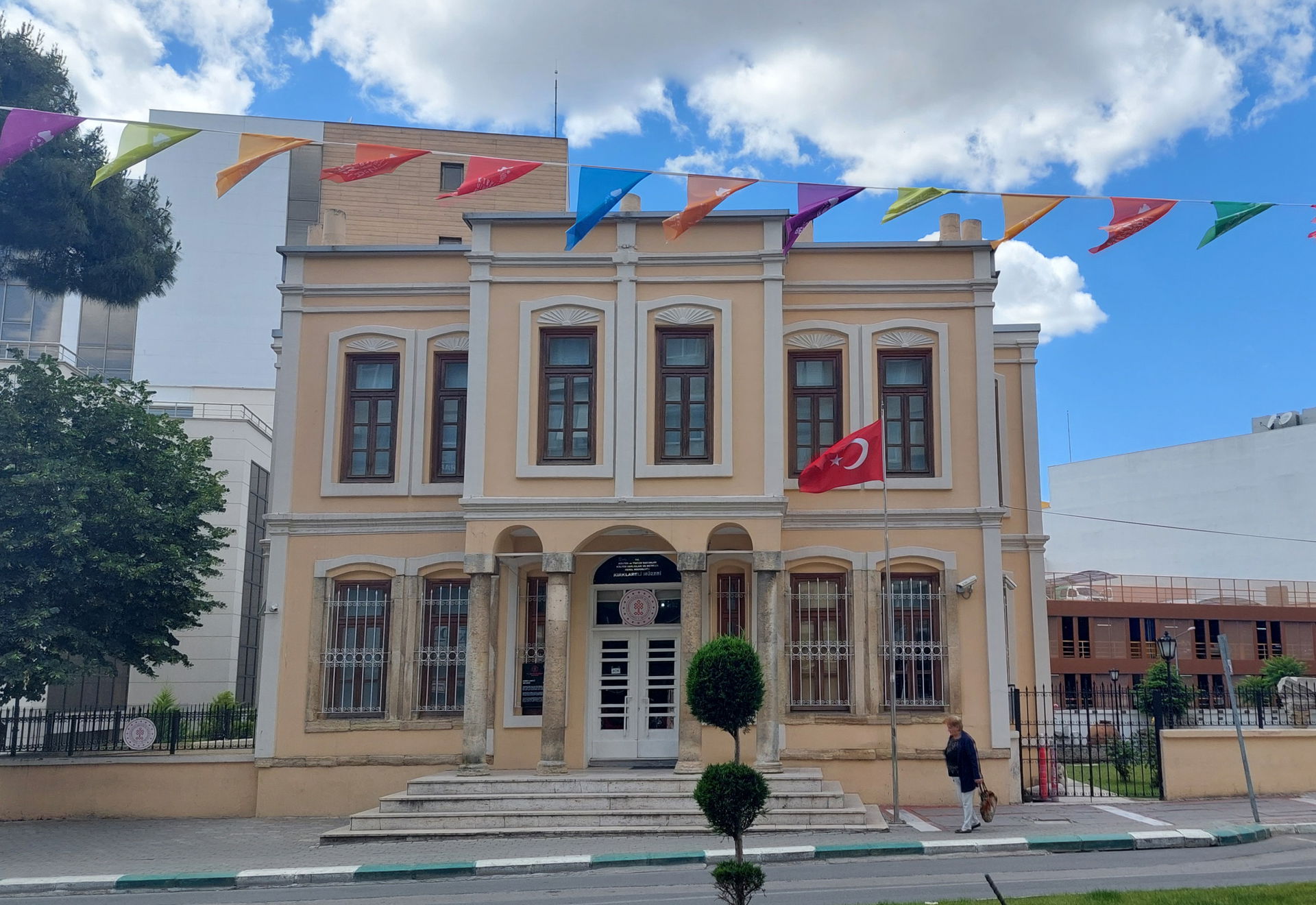 Günümüzde Kırklareli Müzesi olarak kullanılan Eski Belediye Bin…