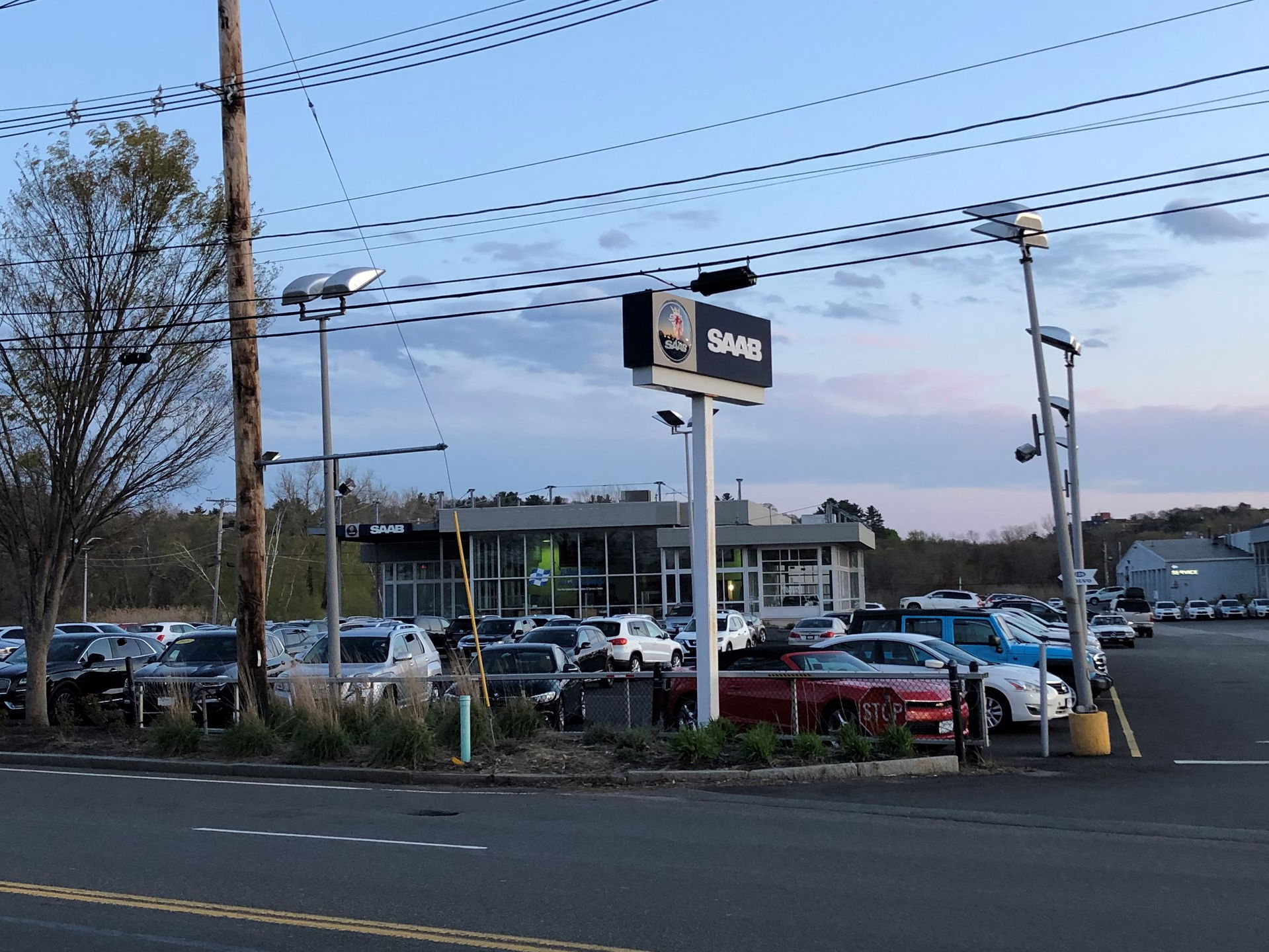 "128 Saab" - Saab Dealership in Wakefield, Massachusetts (USA)