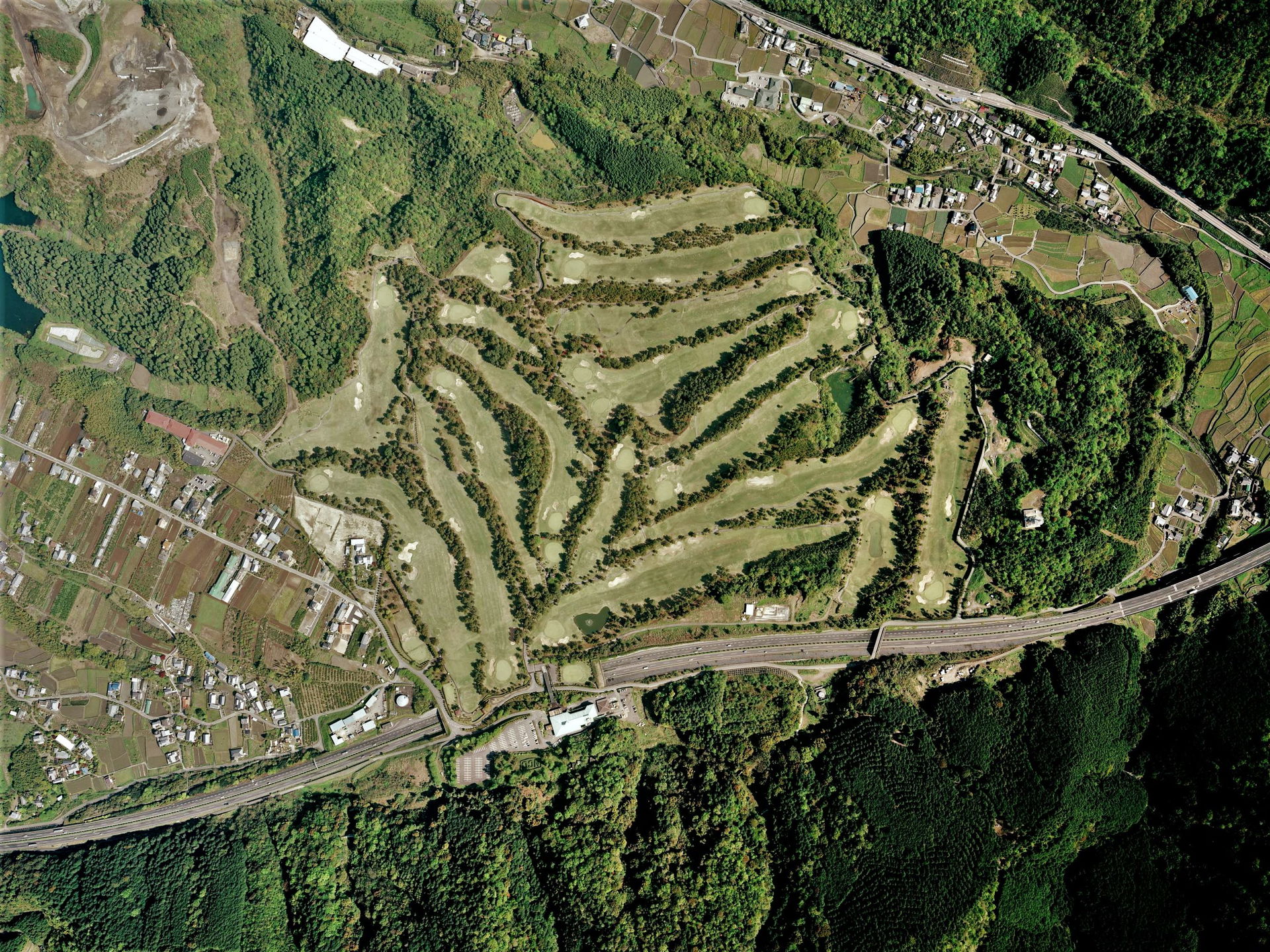 Niihama Country Club, Niihama Ehime Aerial photograph.2010