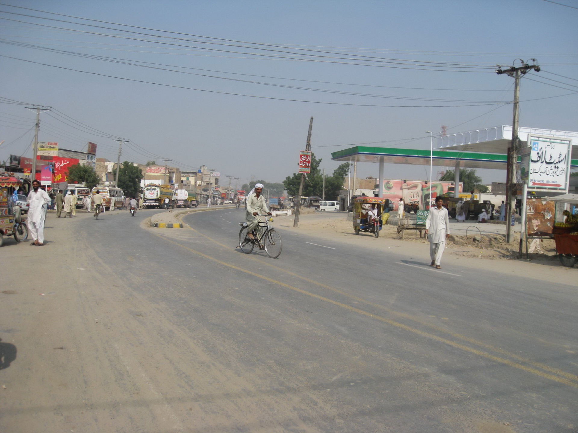 Vehari Road in Hasilpur