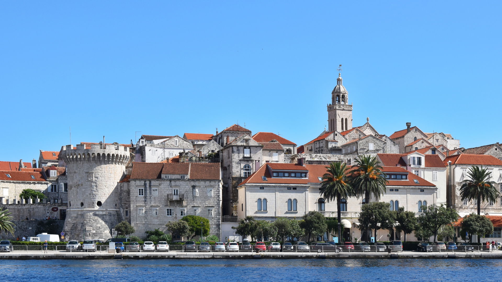 Grad Korčula nalazi se na sjeveistočnom dijelu otoka Korčule.