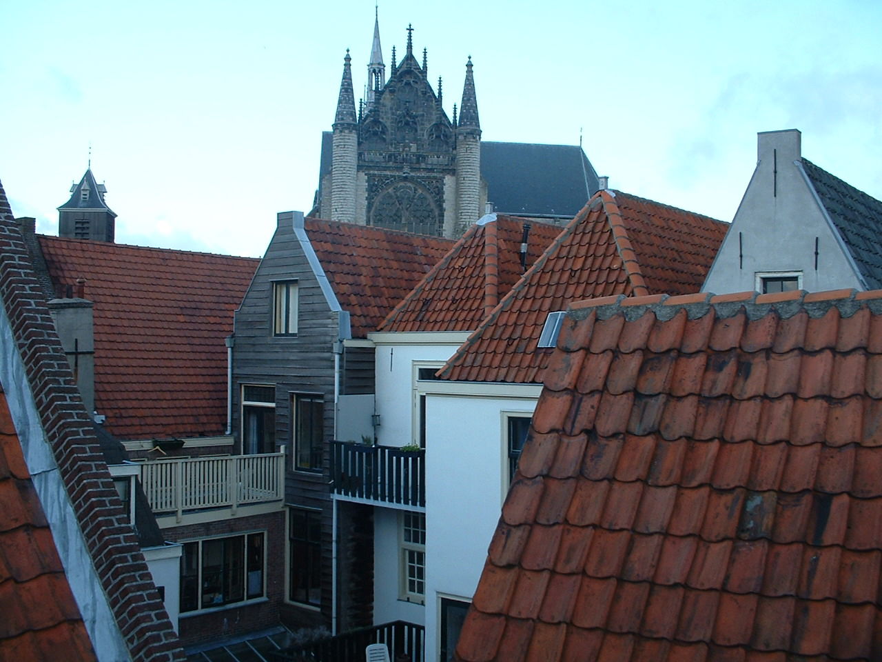 A view of buildings and the Hooglandse Kerk church in the city …