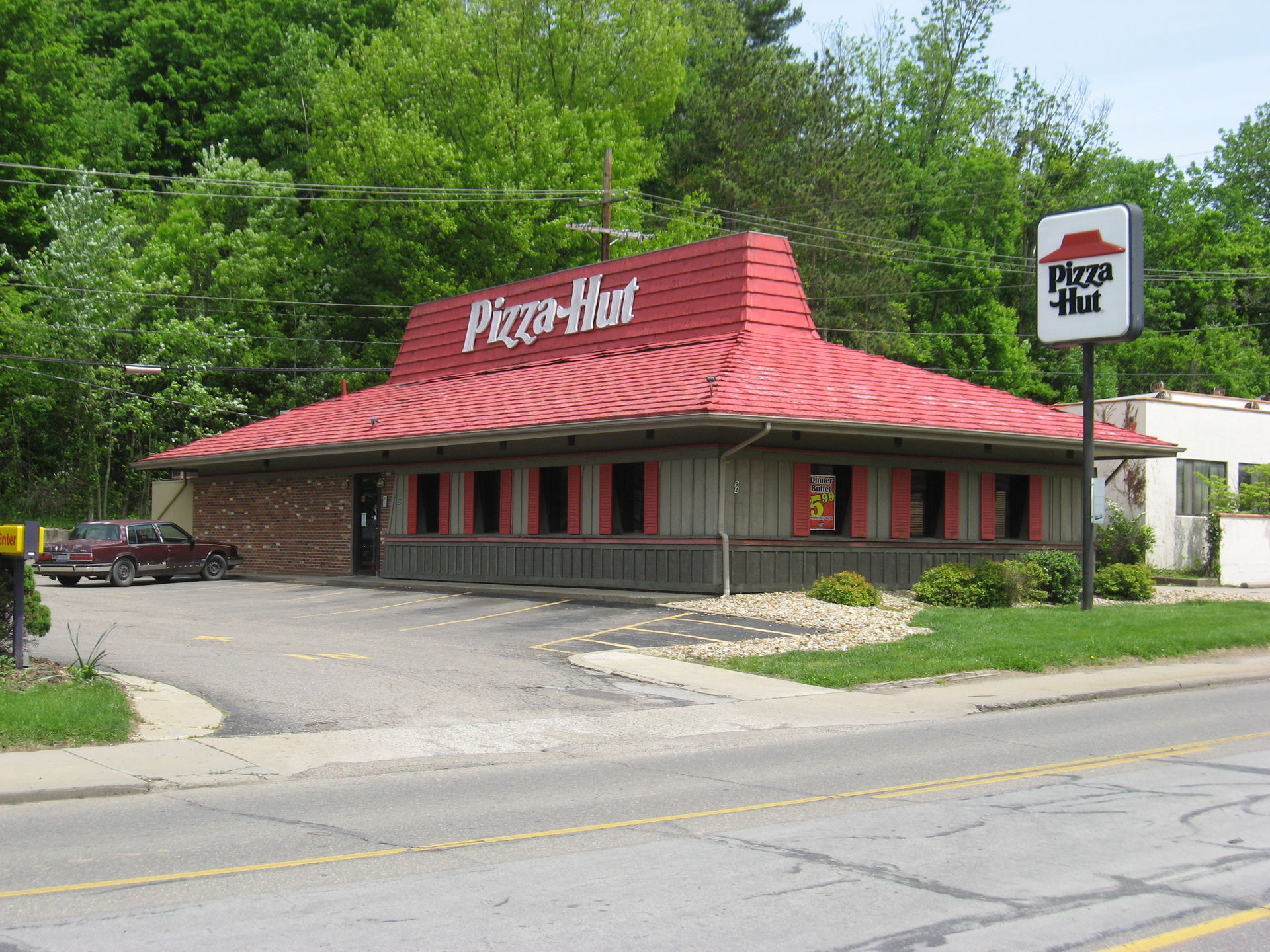 Pizza Hut restaurant in Athens, Ohio, United States.