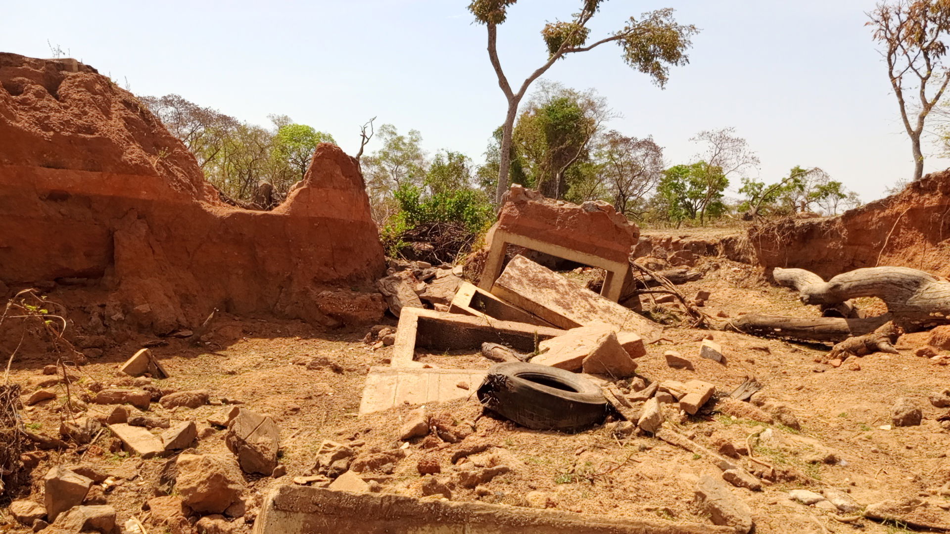 Efondrement d'un pont sur la route N'dali Nikki