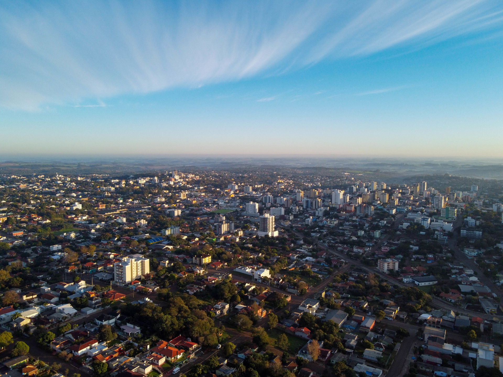Fotografia aerea do centro e de bairros da região norte e oeste…