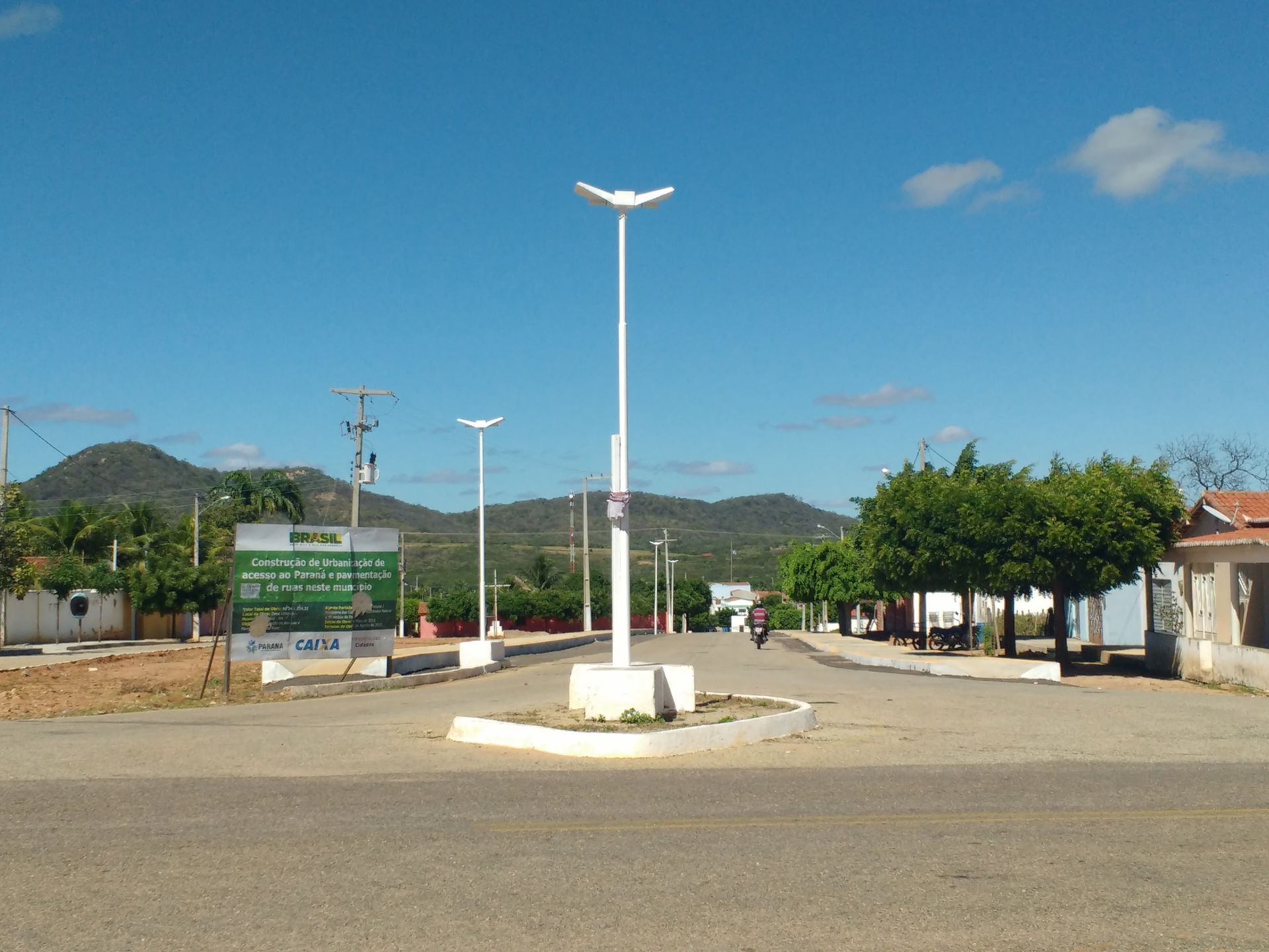 Rua São José, na entrada da cidade de Paraná, Rio Grande do Nor…