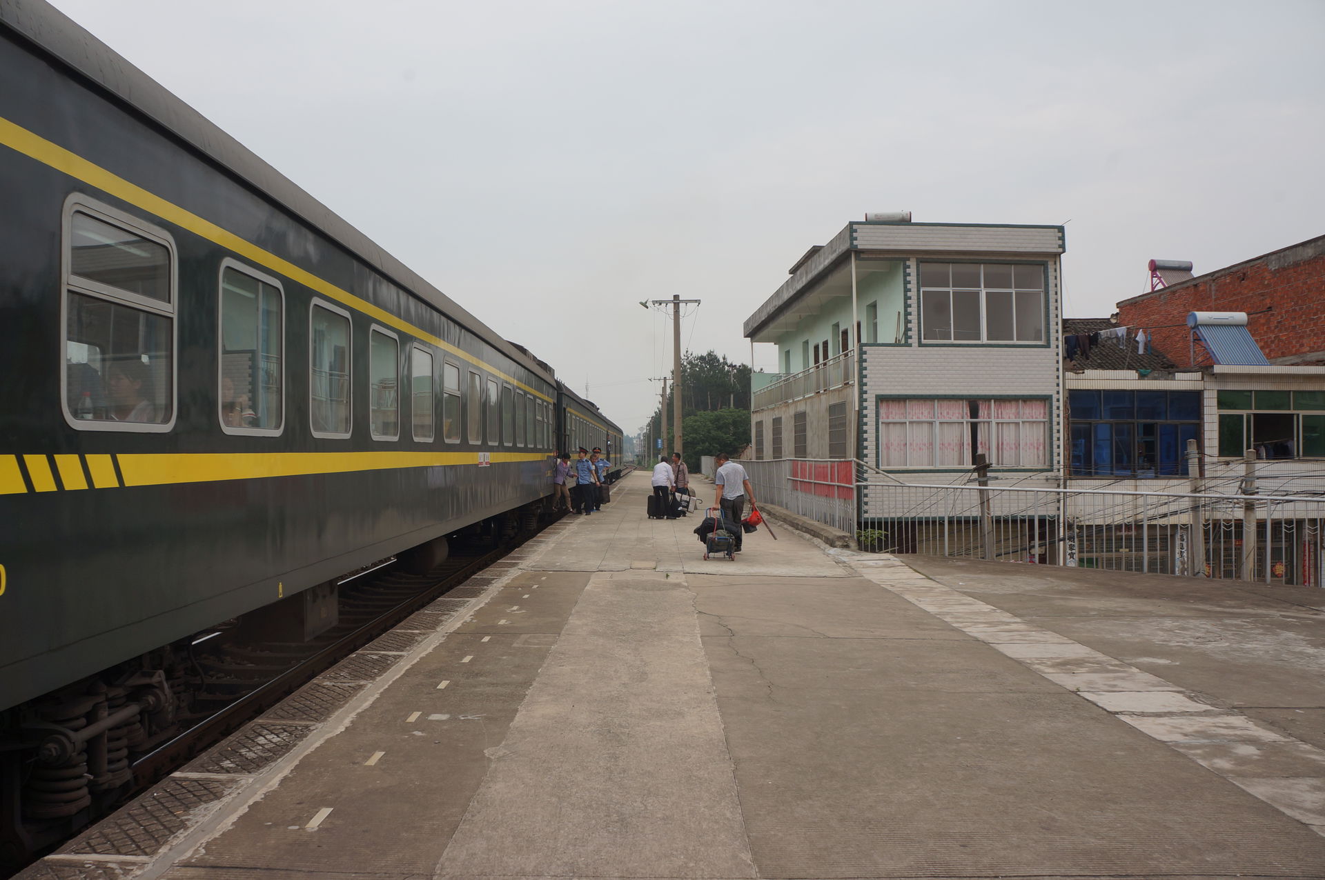 201705 Platform of Susong Station.