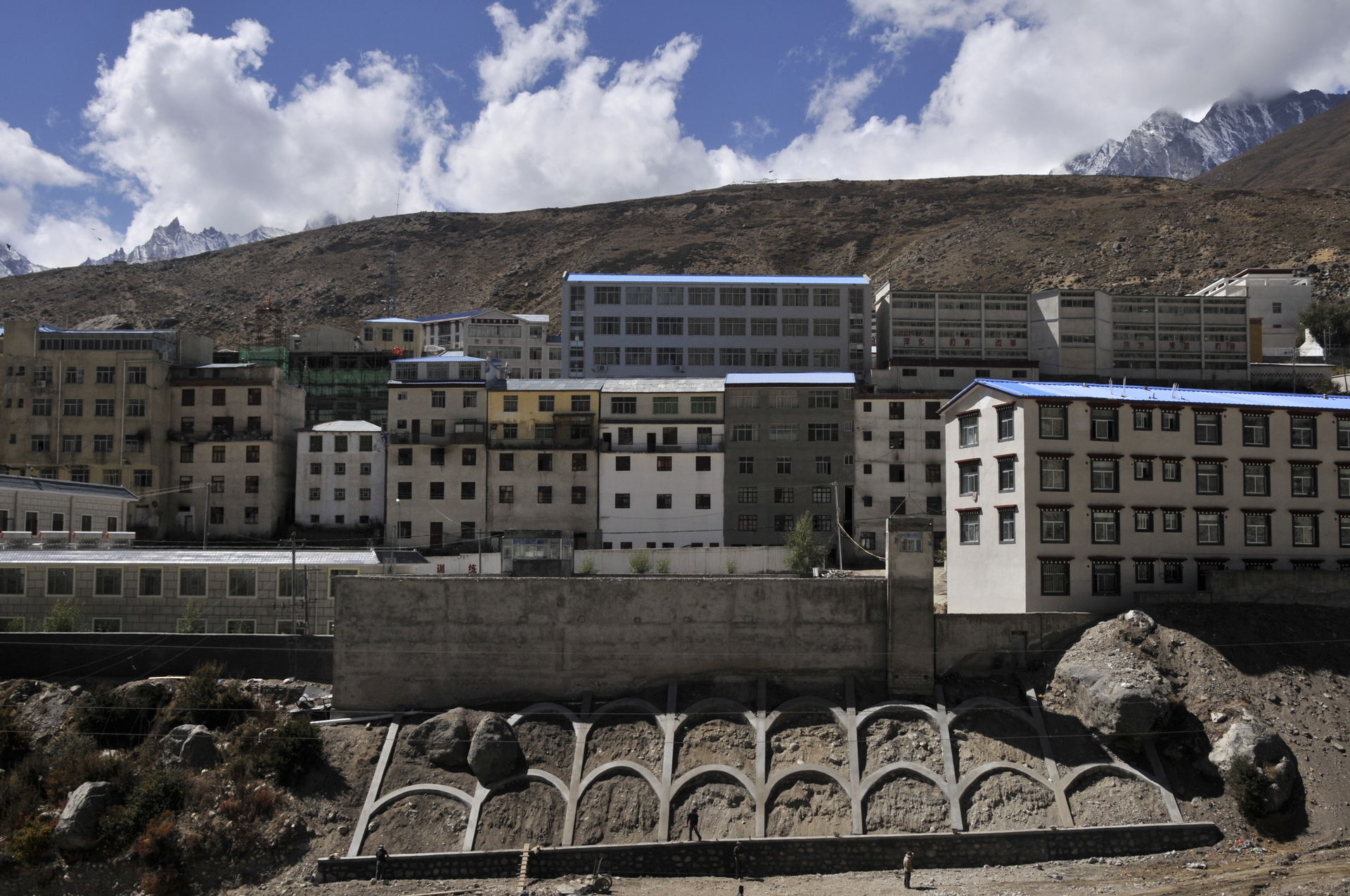 NYALAM, LLEGANDO A NEPAL
