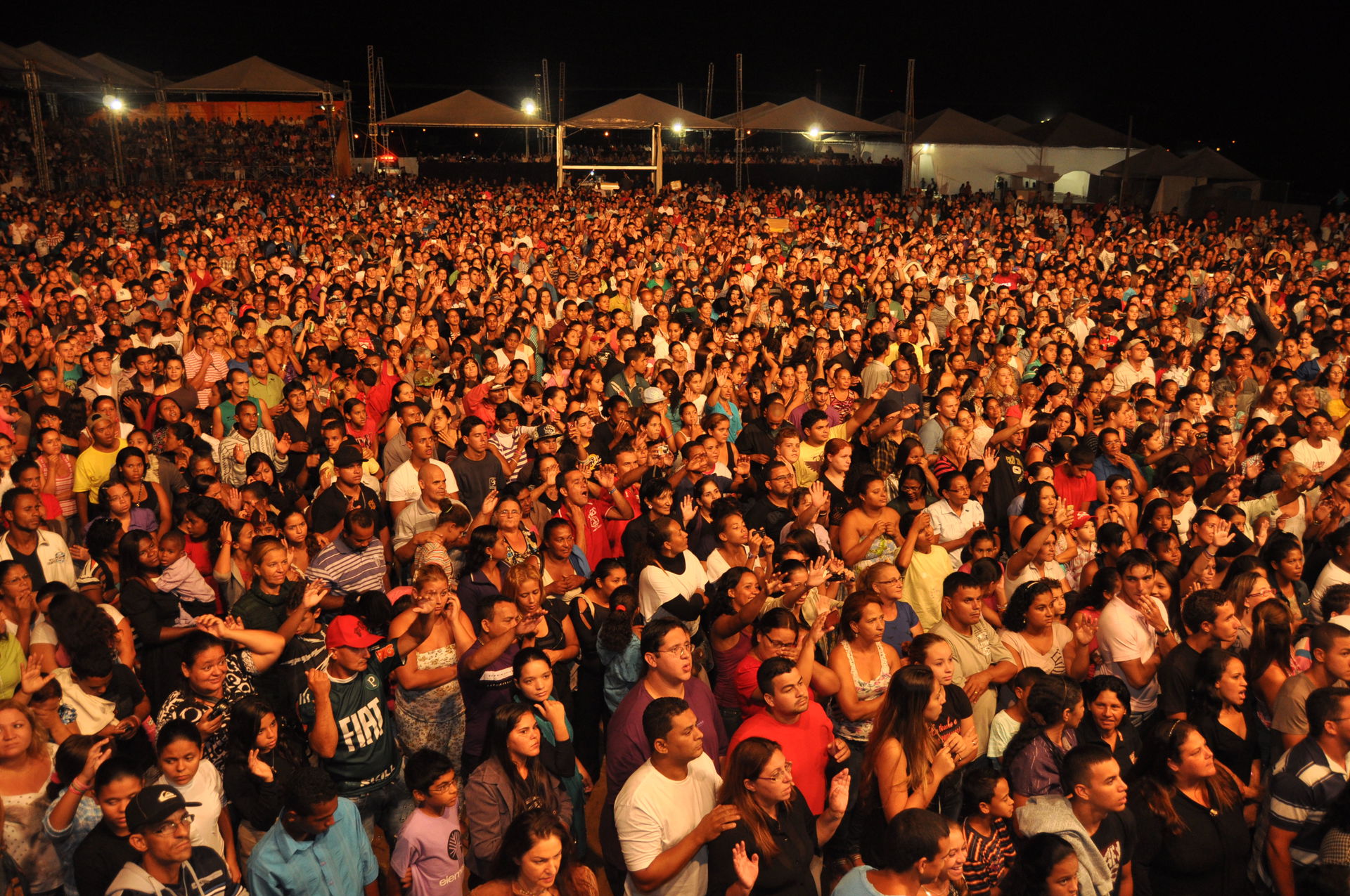 Show do cantor Irmão Lázaro na cidade de Itanhaém, SP