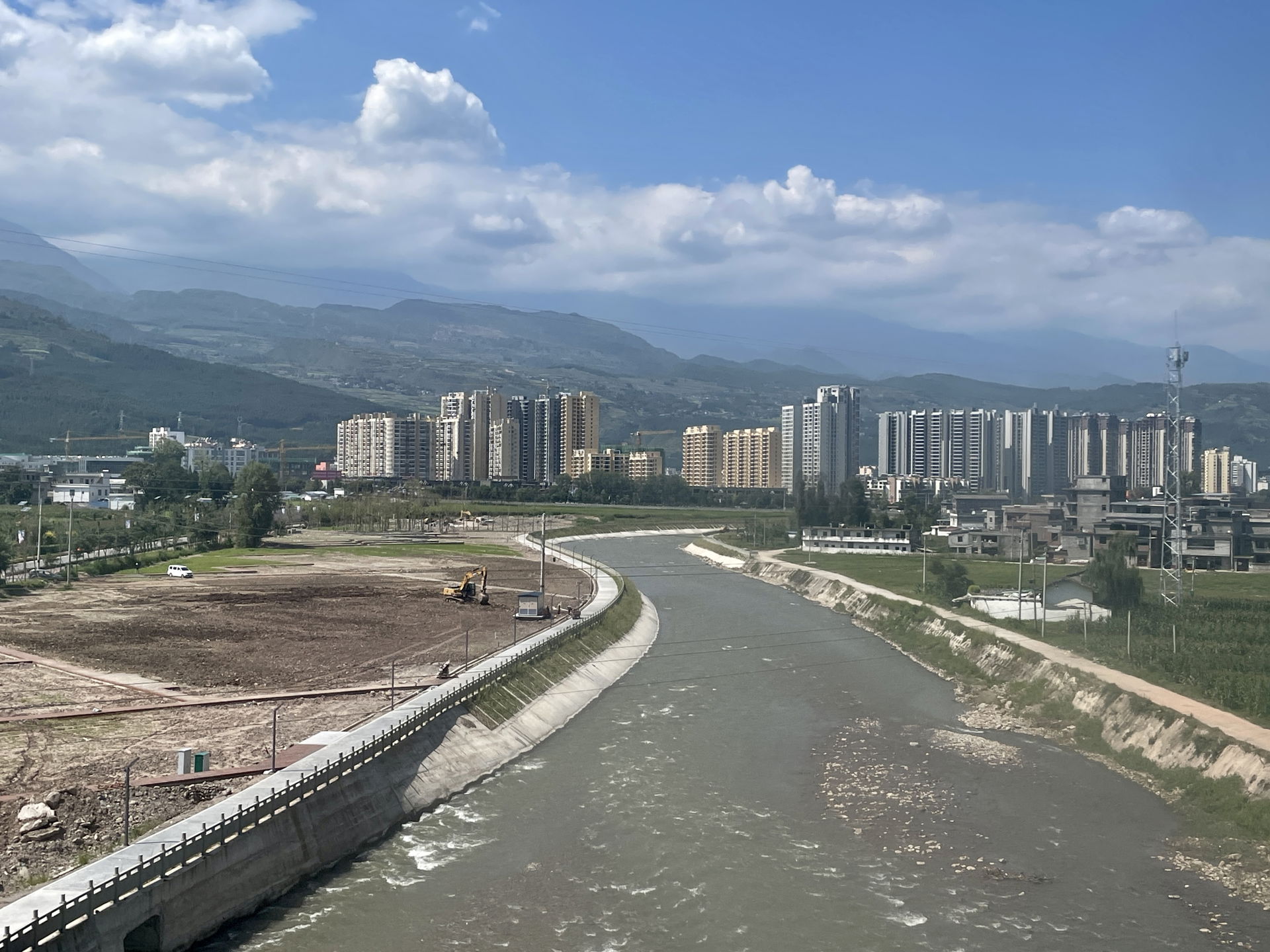 202309 Yuexi River South of Yuexi County Seat Center