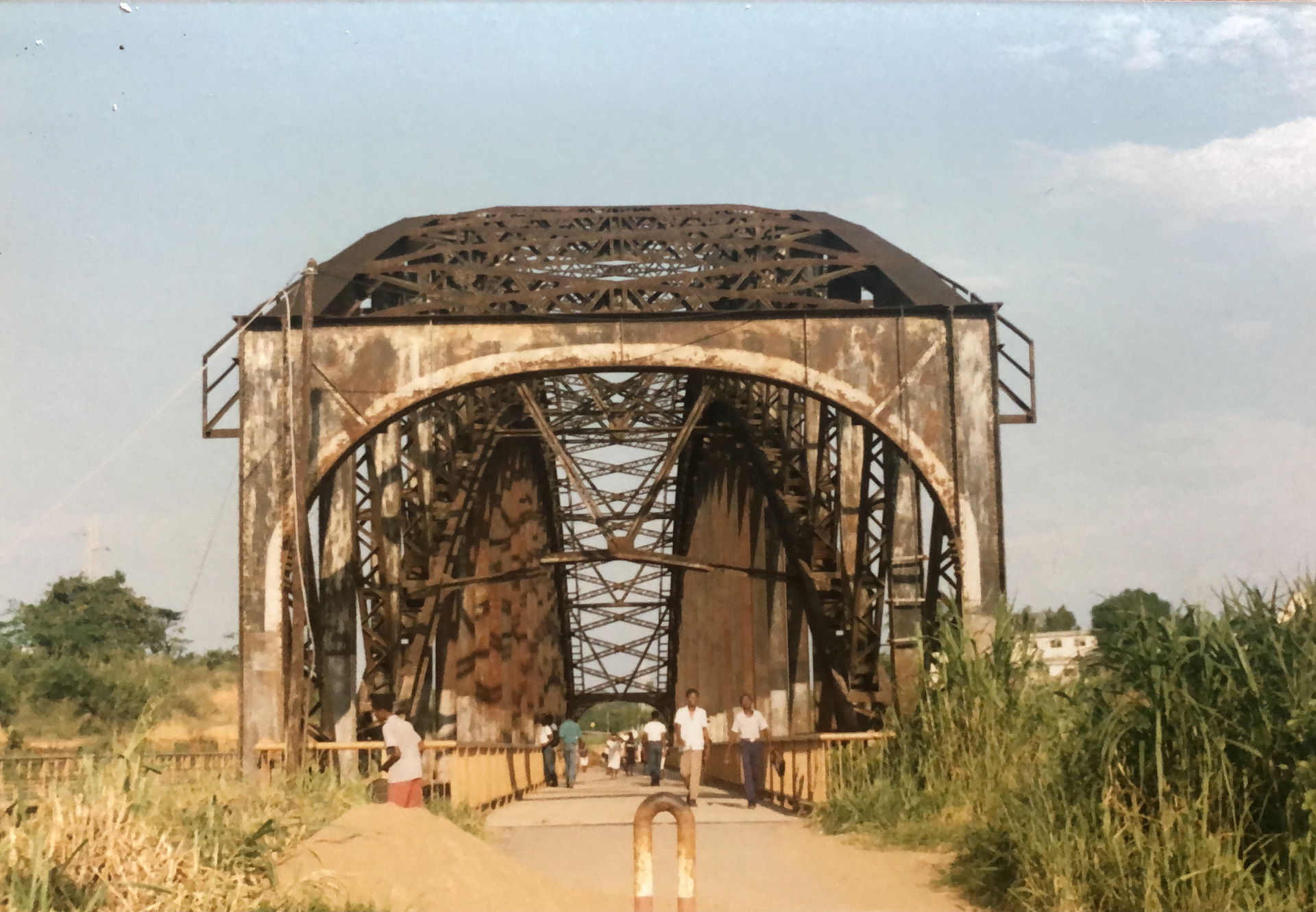 Edea bridge in 1989