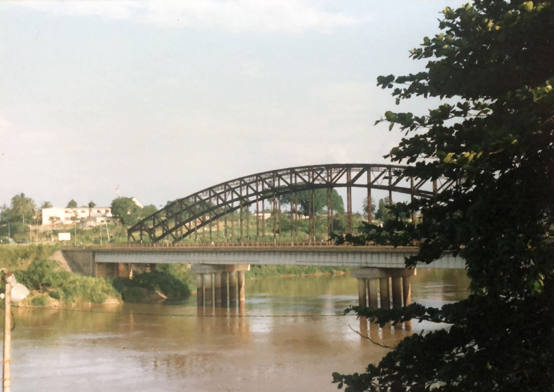 Edea bridge in 1989