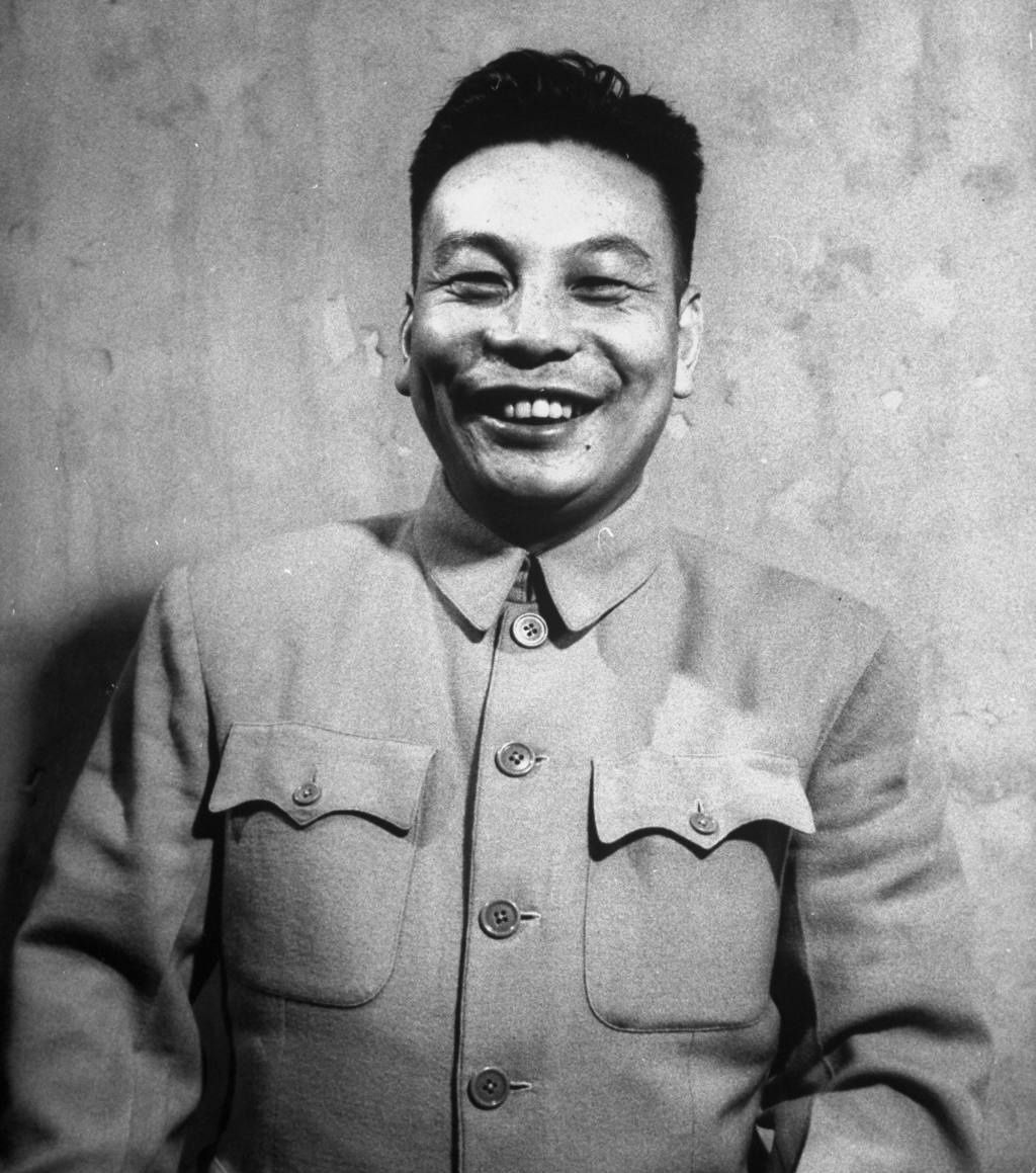 (Original text description) Portrait of Chiang Ching-Kuo.