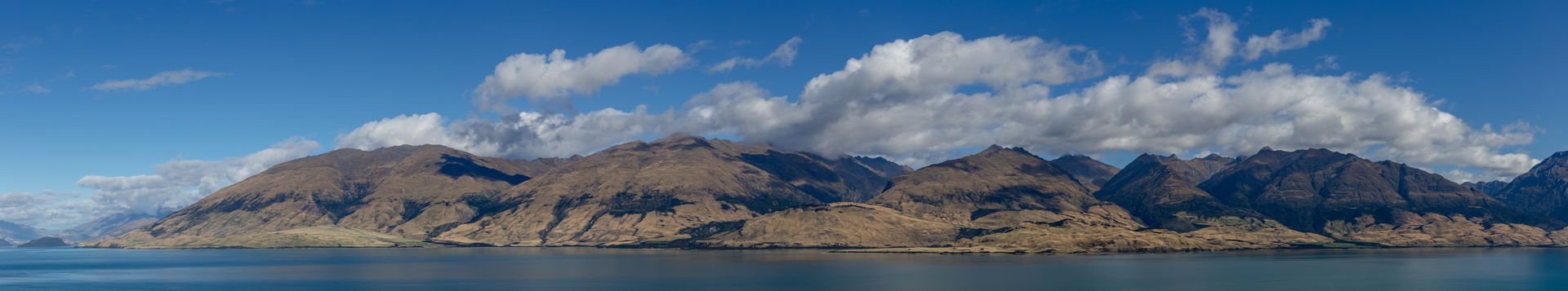 Northern part of Lake Wanaka with surrounding mountains, New Ze…