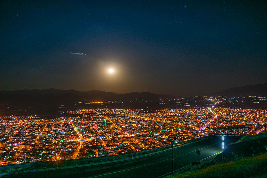 شهر پیرانشهر در شب