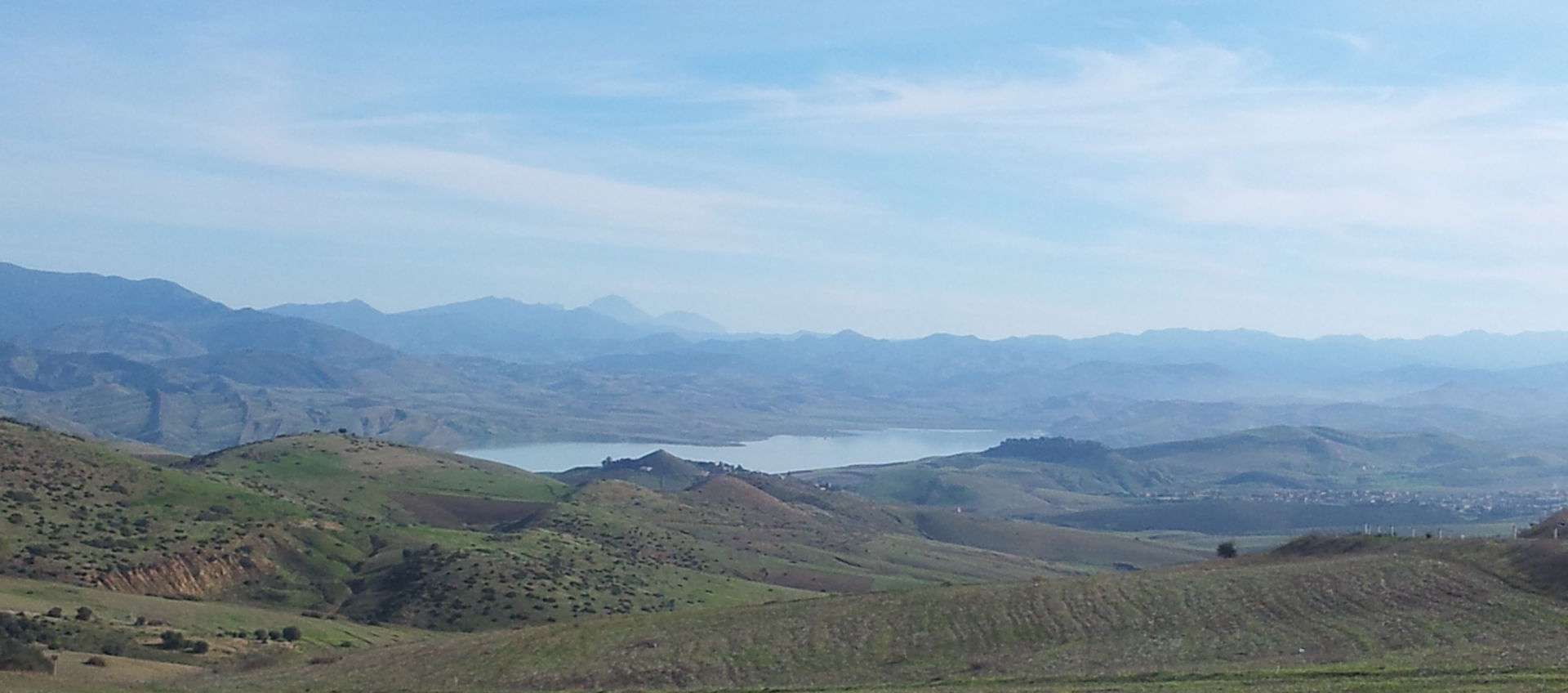 Barrage de Gargar entre Ammi Moussa & Oued Rhiou. À l'arriè…