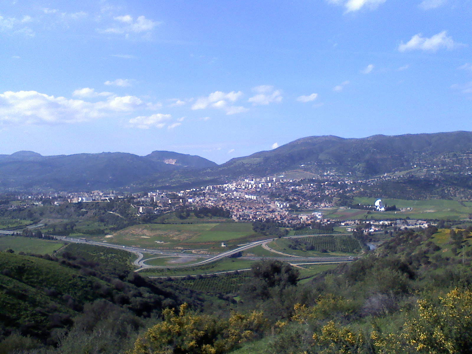 Lakhdaria Town
