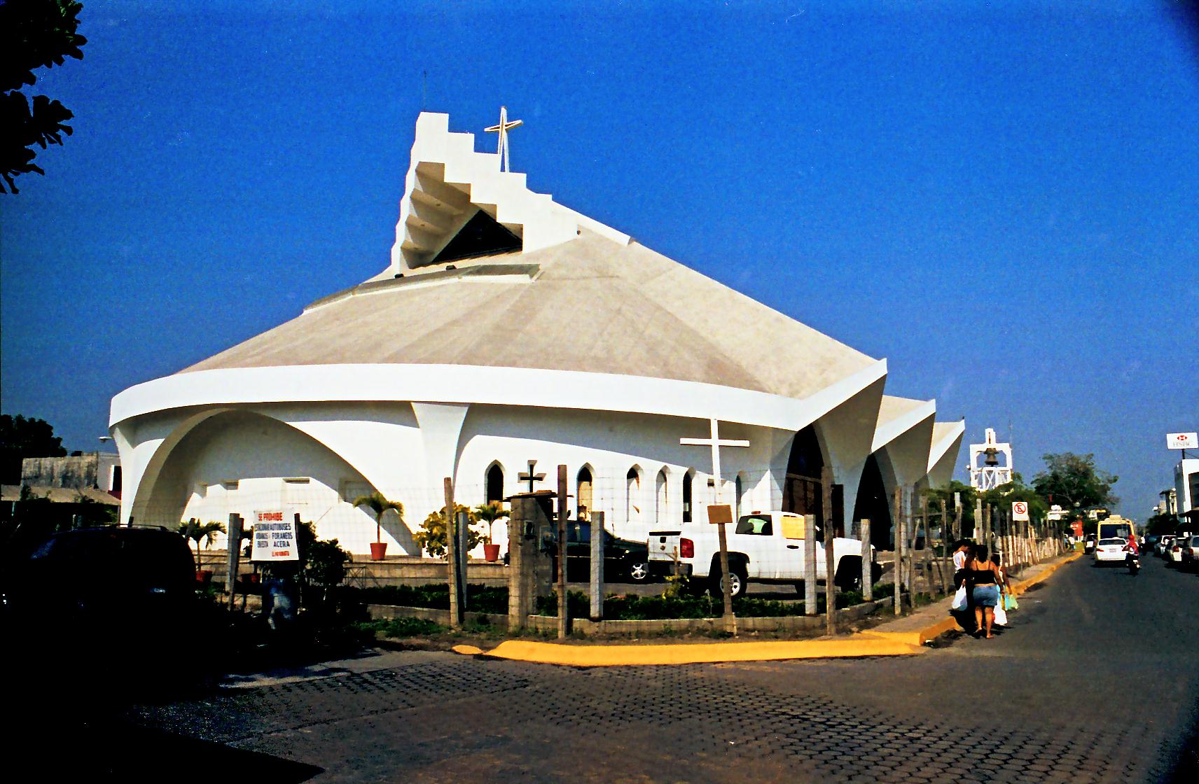 Parroquia de Santo Santiago en Tecomán, Colima. Sustituye al te…