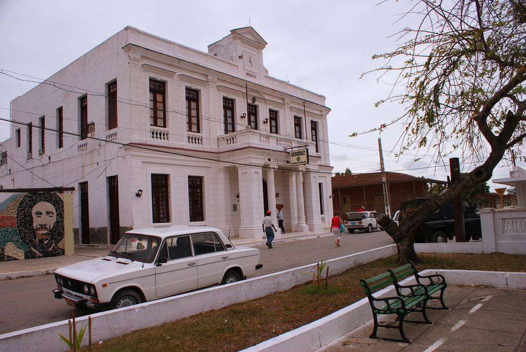 City Hall of Yaguajay — view from the central plaza in Yaguajay…