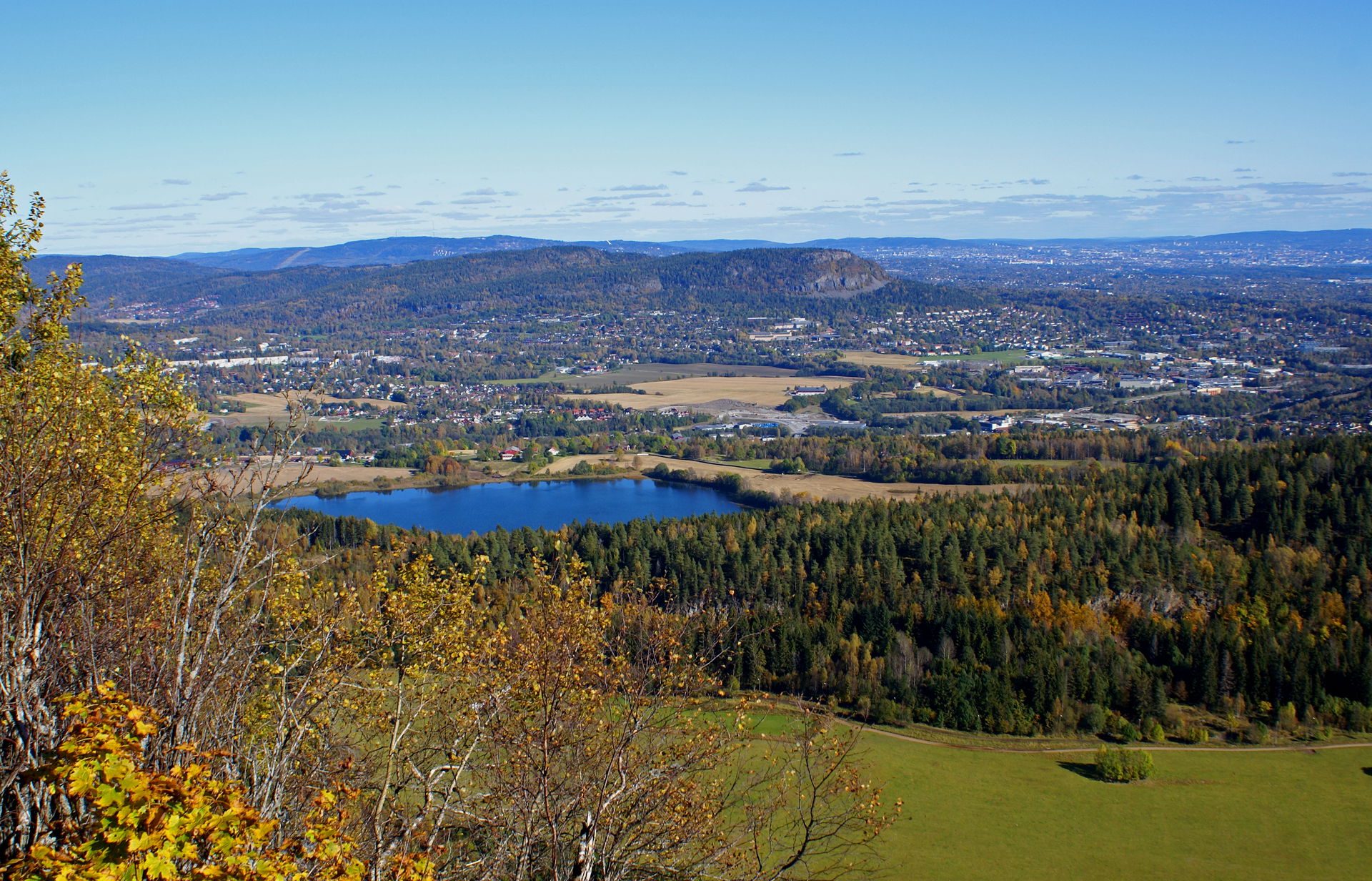 This is the place I live:)

View from Ramsåsen. You can see Bær…