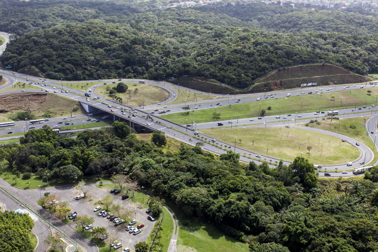 Viaduto Luis Eduardo Magalhães, da Avenida Luís Eduardo Magalhã…
