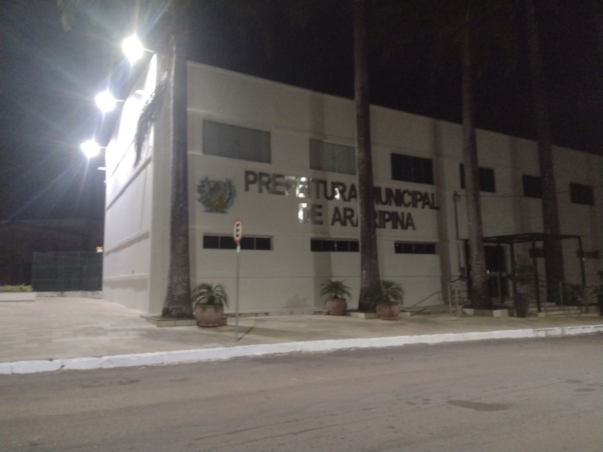 Frende do prédio da prefeitura do município de Araripina, Perna…