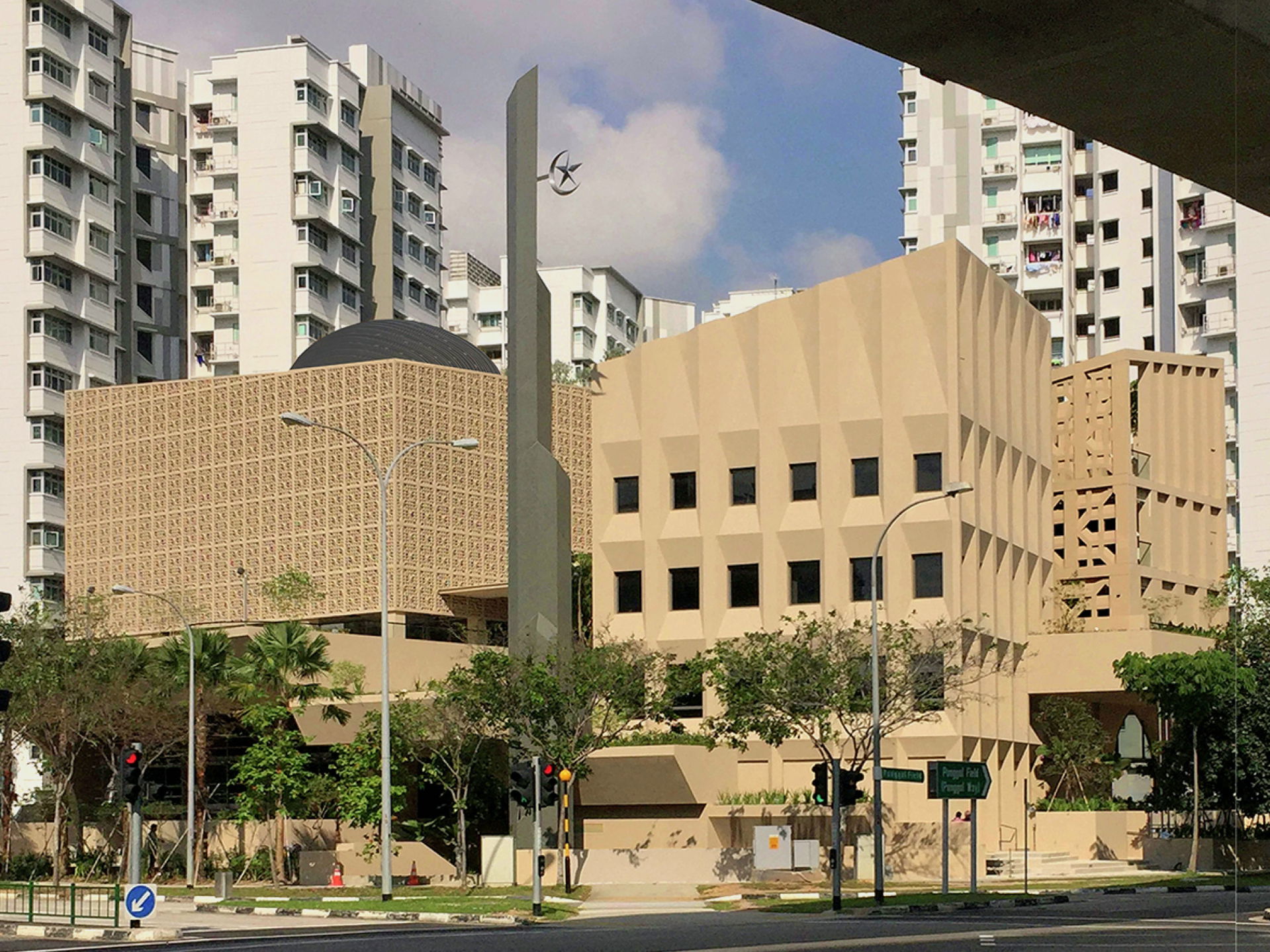 Masjid Al-Islah exterior view.