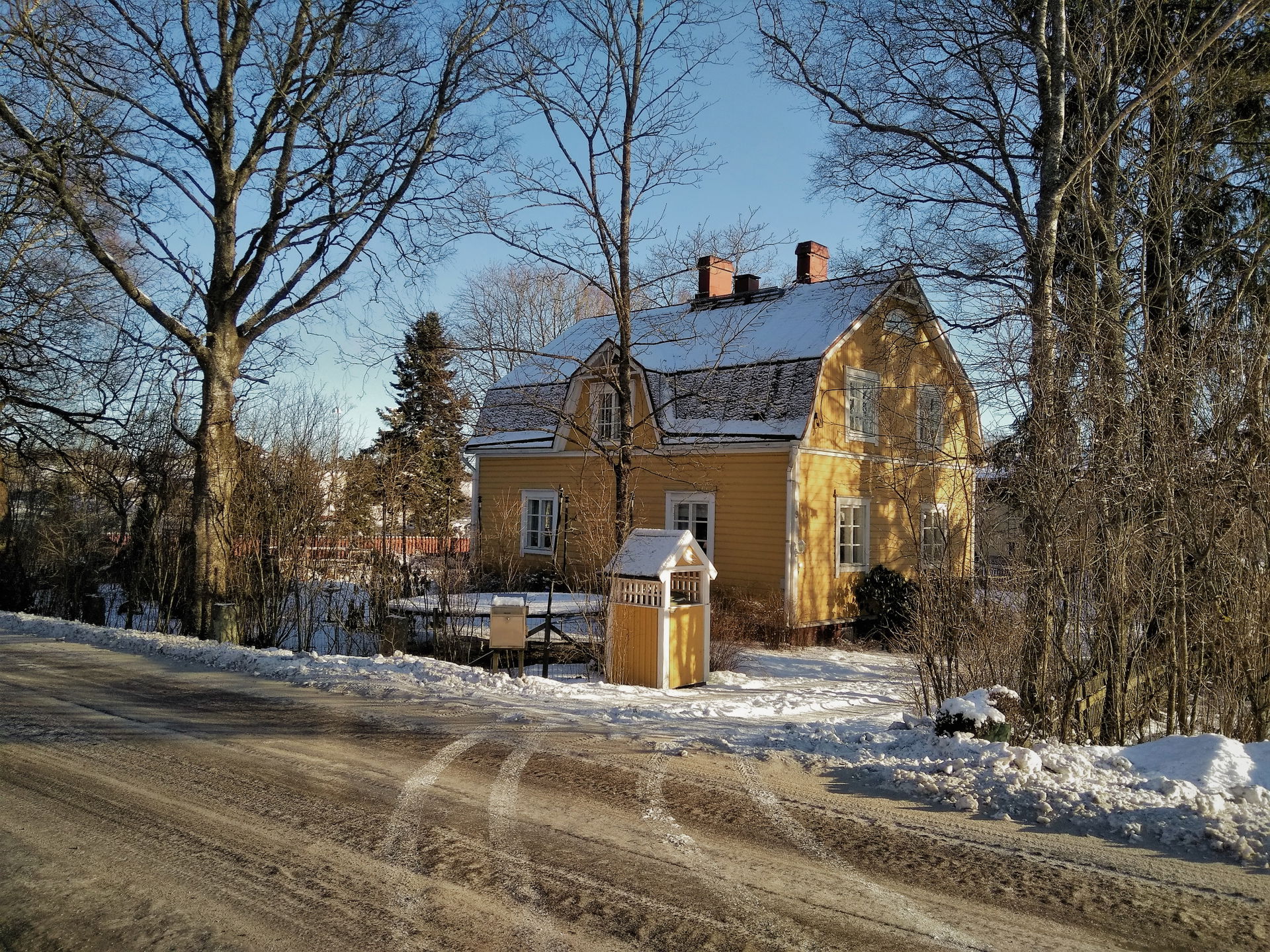 XX sajandi alguse stiilis puumaja Kirkkotiel.