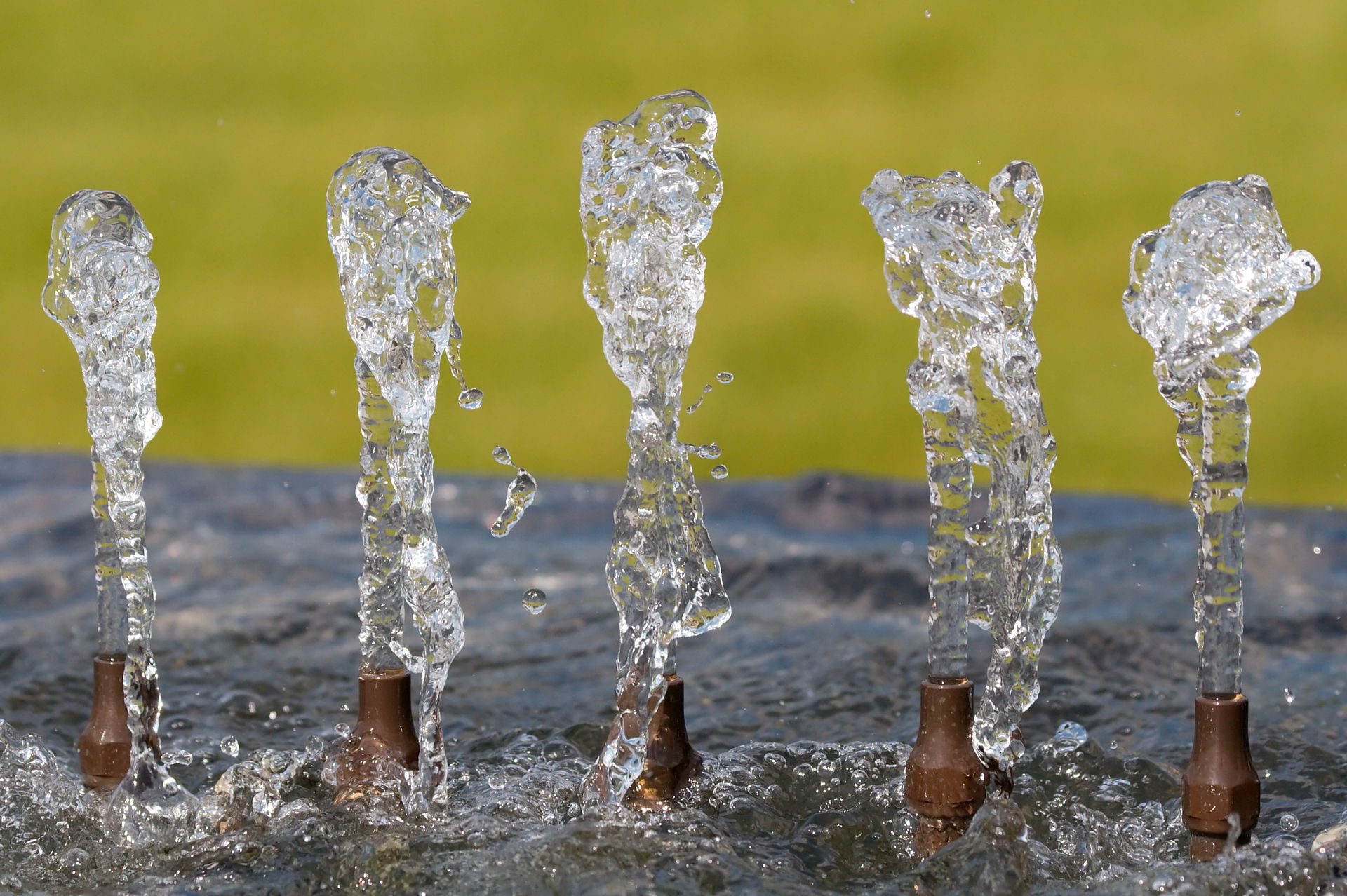 Water fountain in the Cudahy Gardens, near the art museum in Mi…