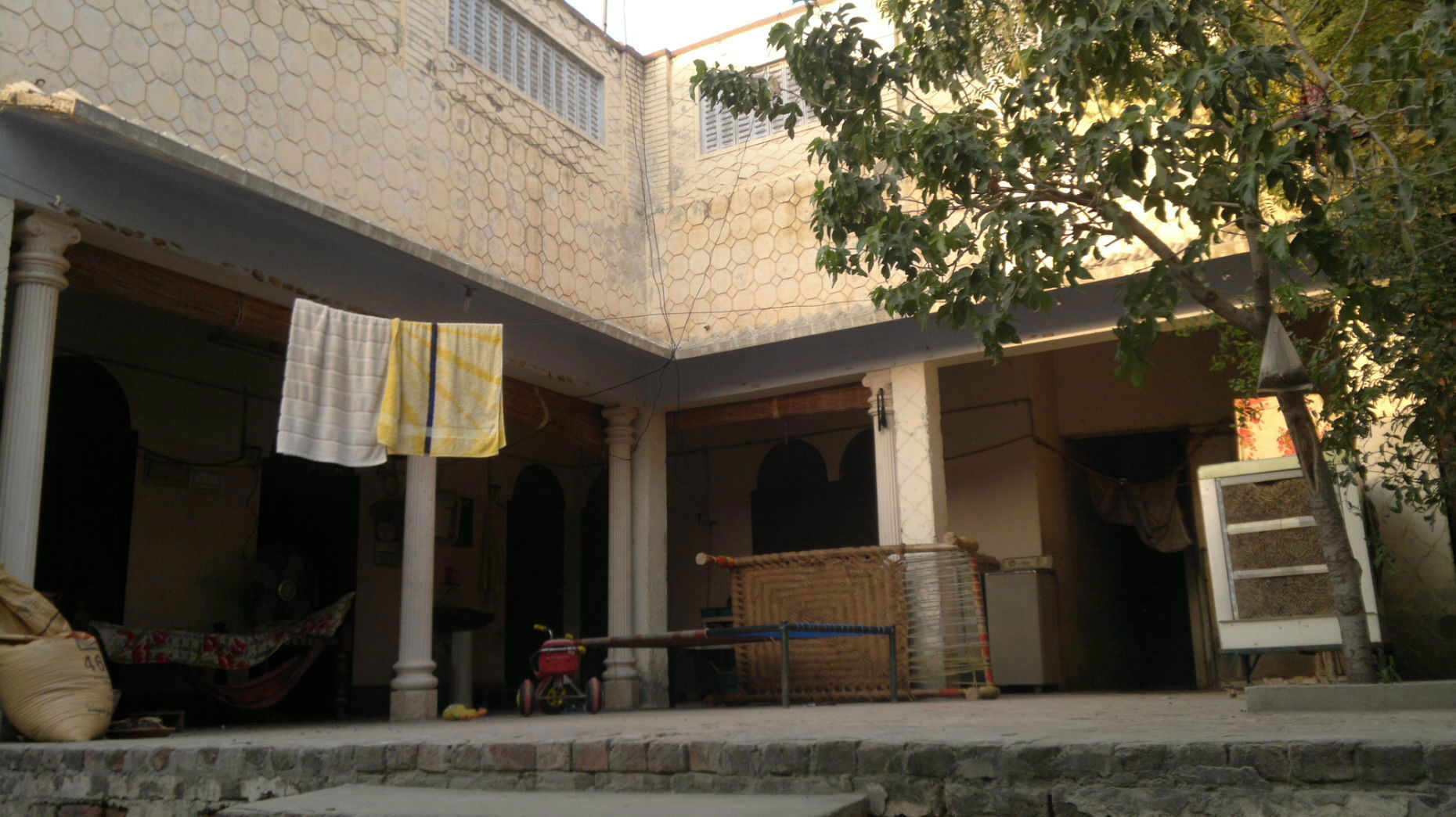Asnraf Hujra shah muqeem