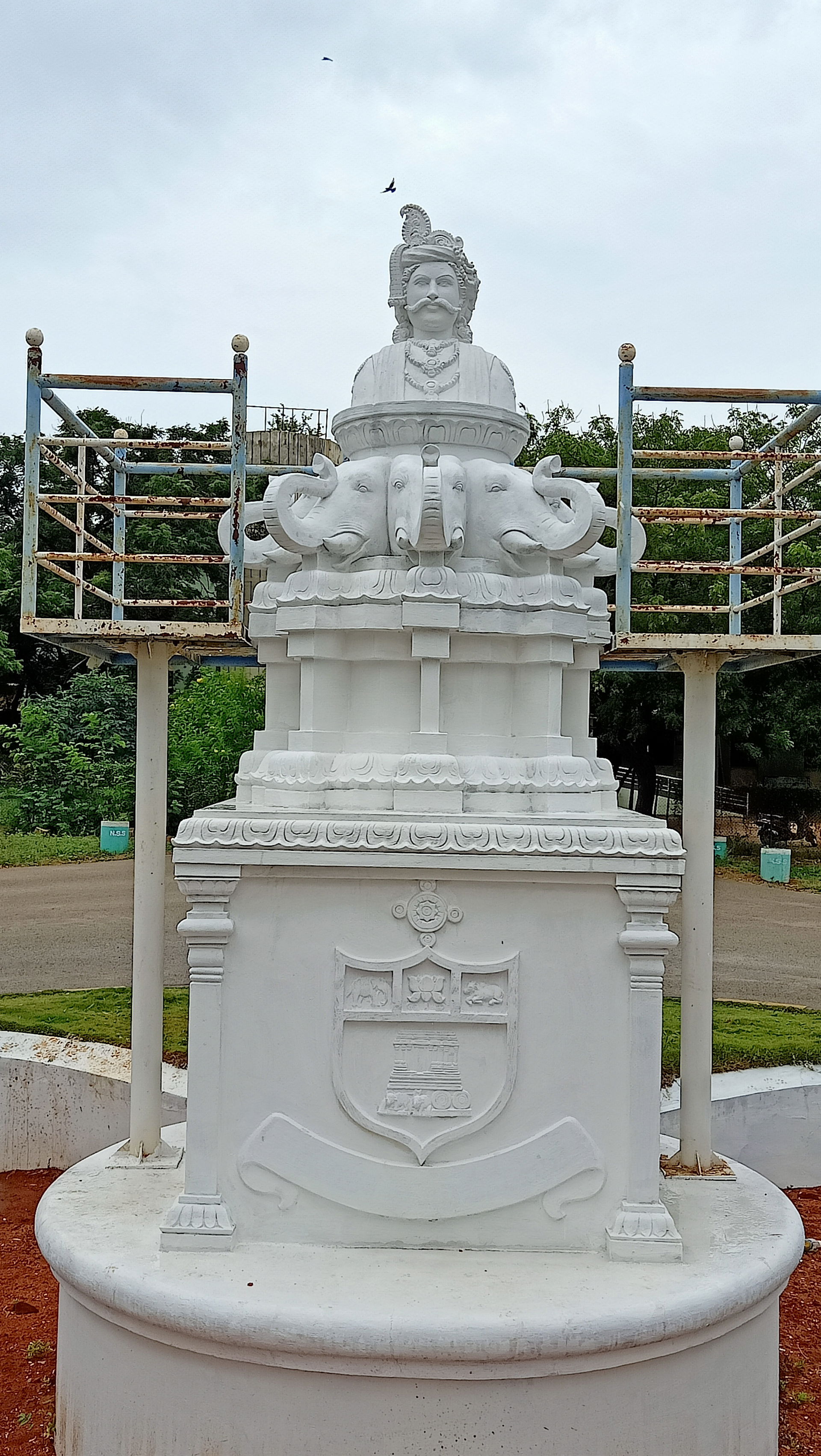 Sri Krishnadevaraya Statue in Sri Krishnadevaraya University, A…